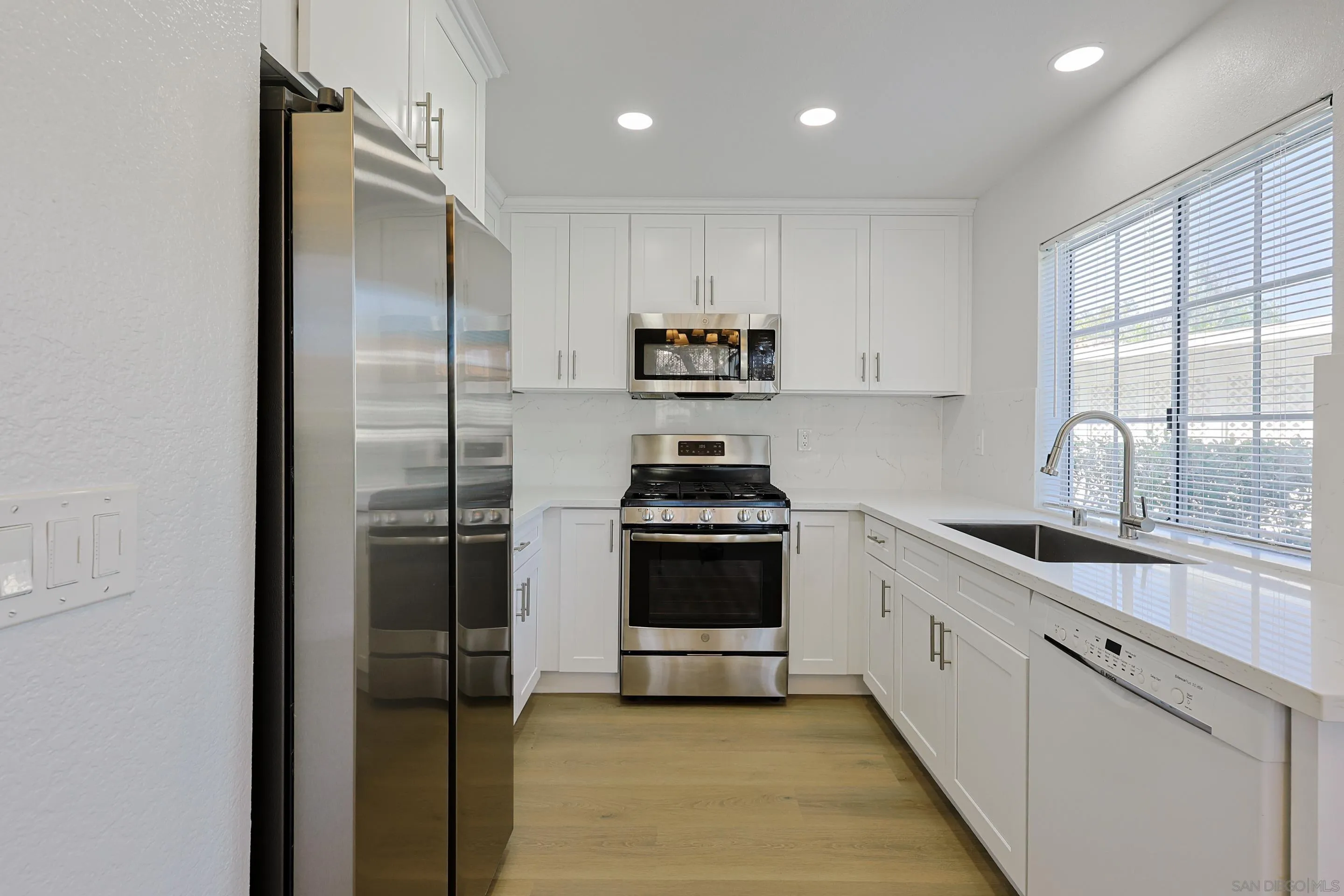 https://cdn.realtyfeed.com/cdn/127/260010777/f6facddb752f7a0ba120575956b9e342.webp