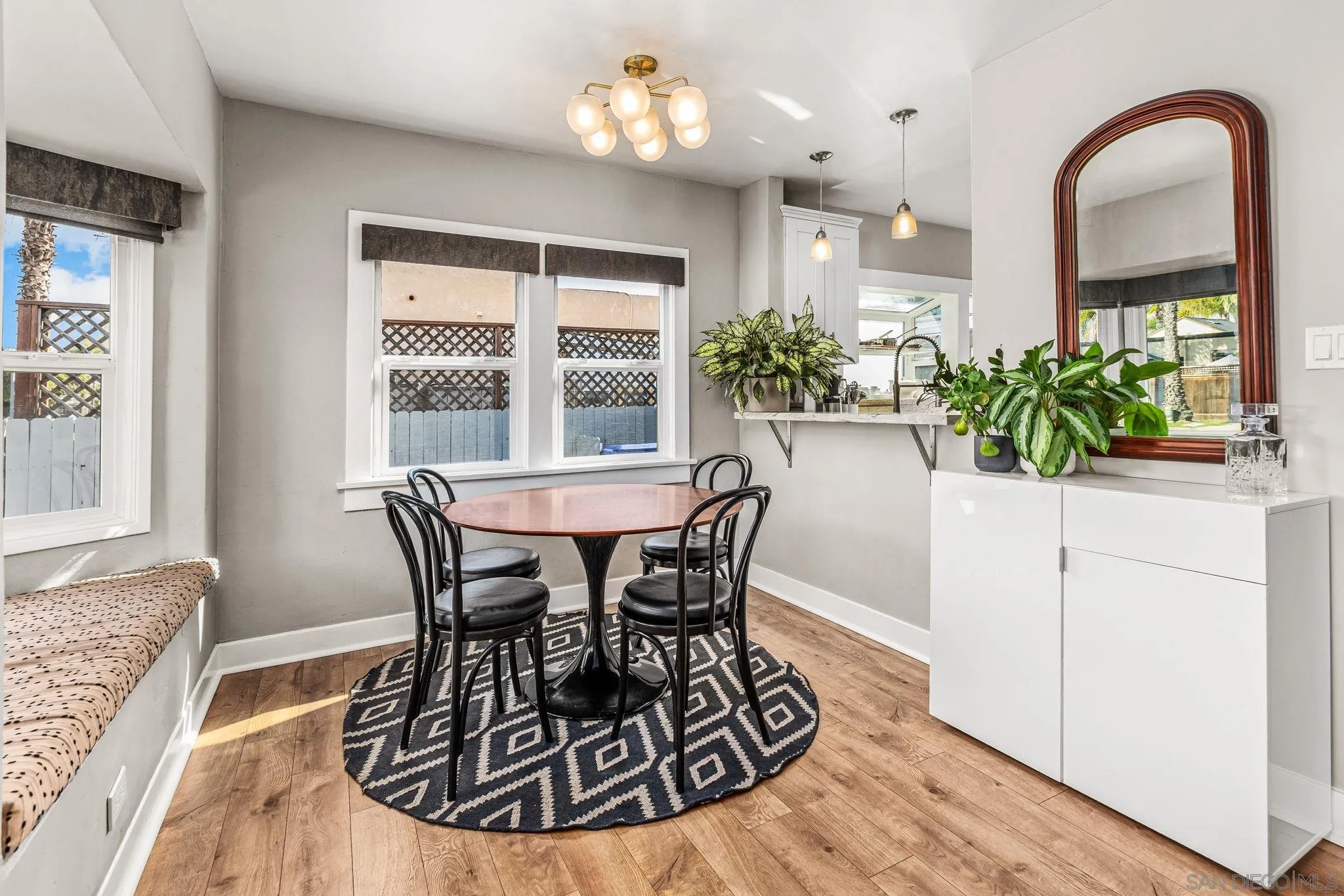 https://cdn.realtyfeed.com/cdn/127/260010779/287cb15c85ca953eecfac56c6d628558.webp