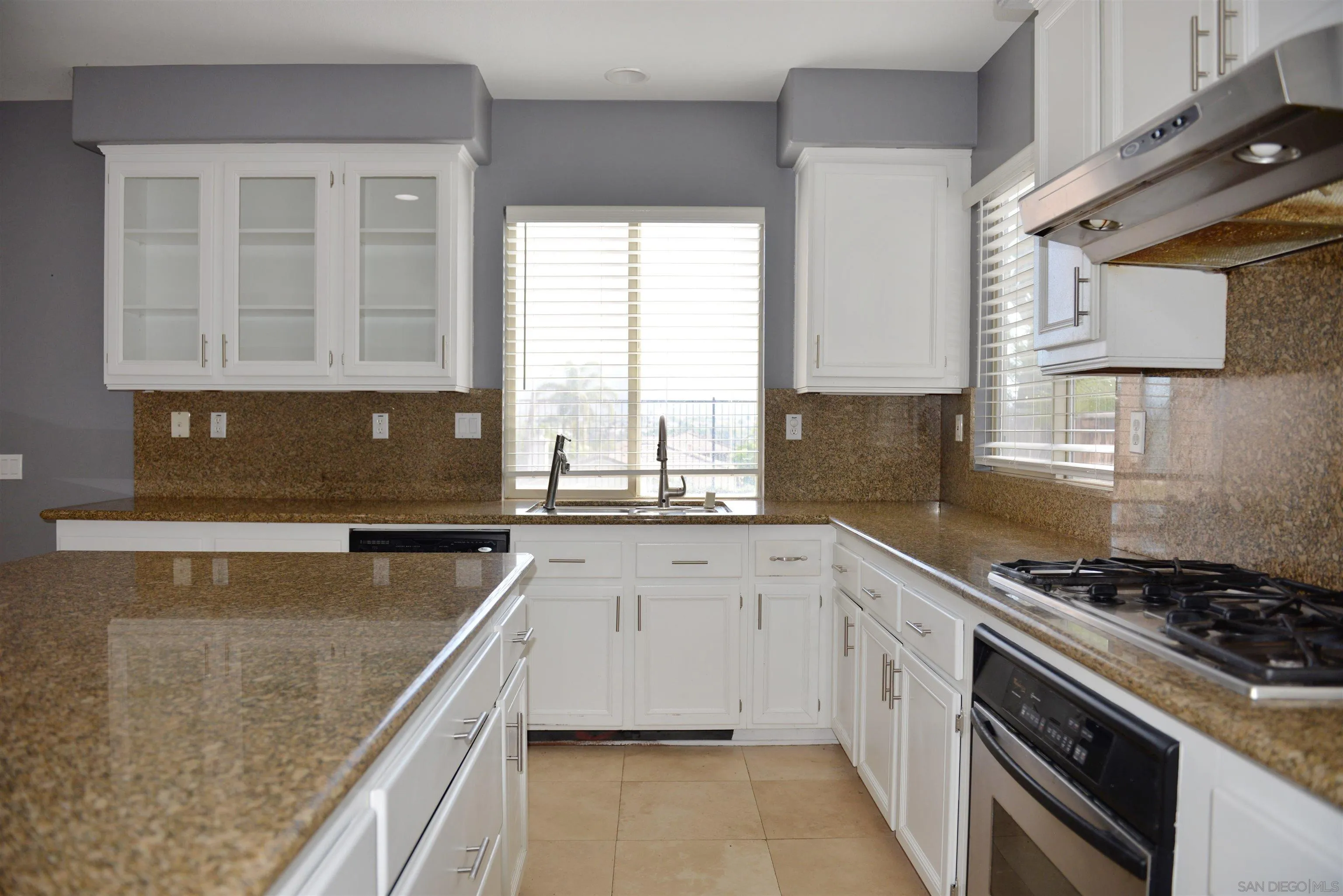 https://cdn.realtyfeed.com/cdn/127/260010787/39cf133134b85e1d9954ab49d9572fb9.webp