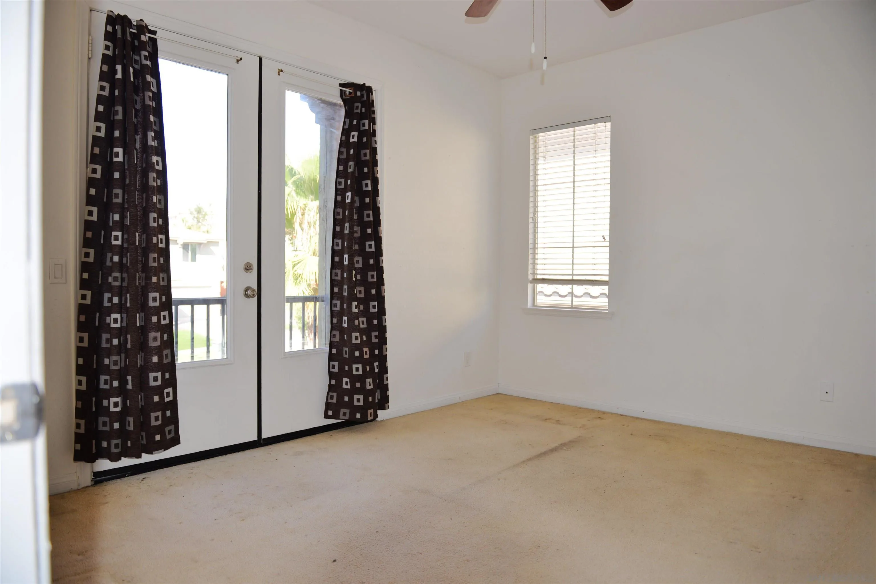 https://cdn.realtyfeed.com/cdn/127/260010787/3cb5a4d2f2e5d8a4906e2db7b61e1bd3.webp
