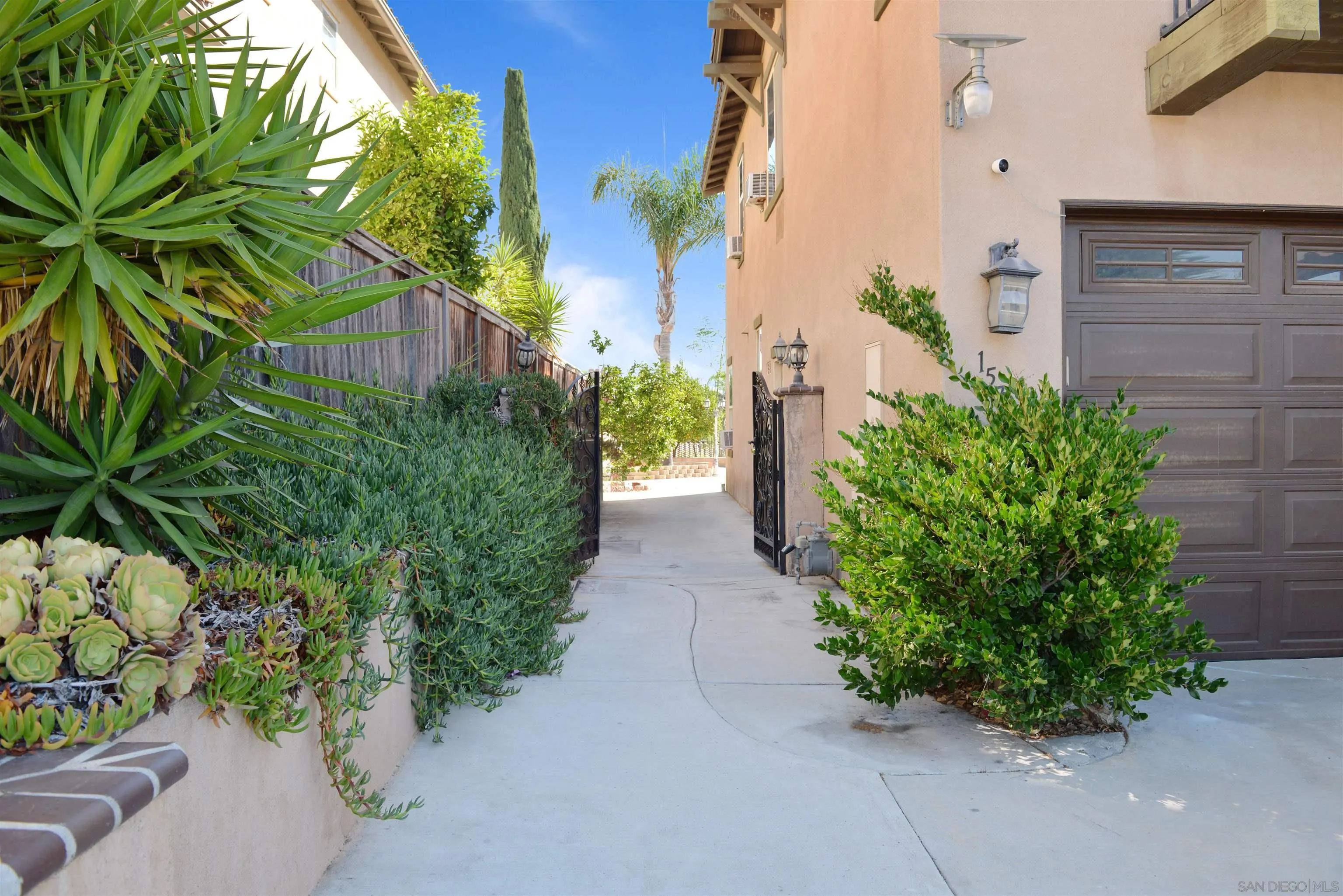 https://cdn.realtyfeed.com/cdn/127/260010787/a27bbf2c03ef4b869f2776487b699b0a.webp
