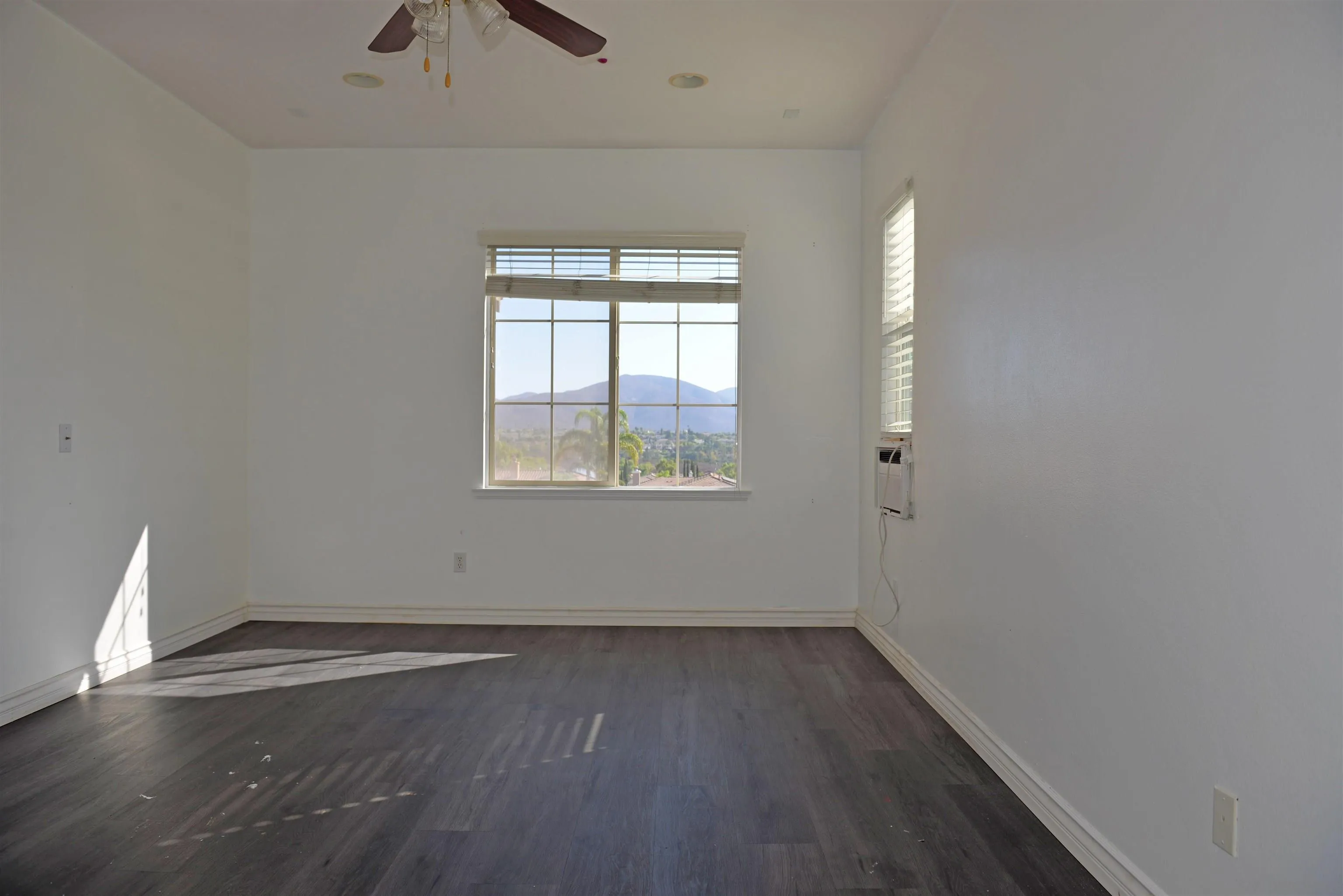 https://cdn.realtyfeed.com/cdn/127/260010787/a79beb58cc04997c60ce48bb6470b3bc.webp