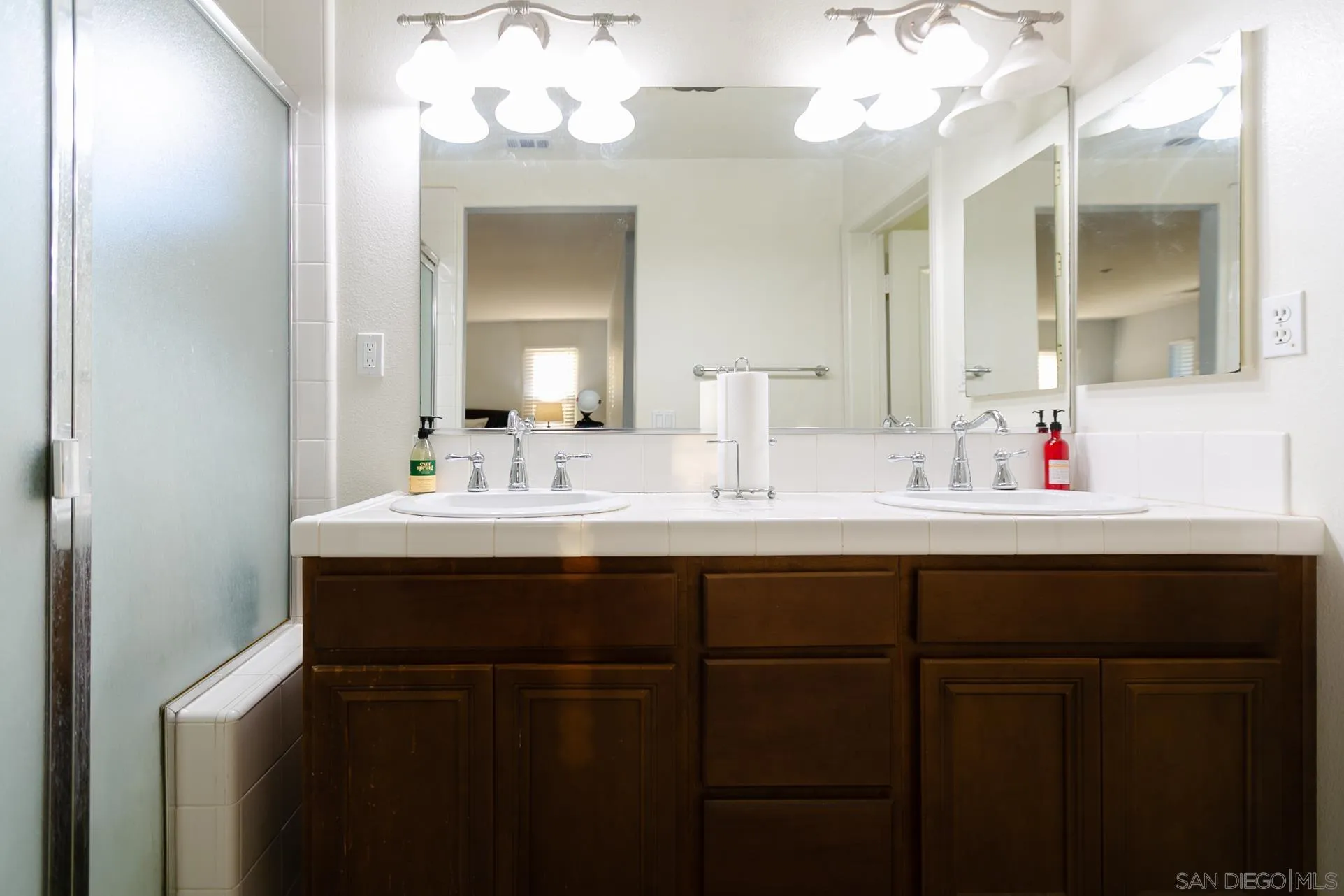 https://cdn.realtyfeed.com/cdn/127/260010790/0cb81c22dca20c12a9b51520fdb961bd.webp