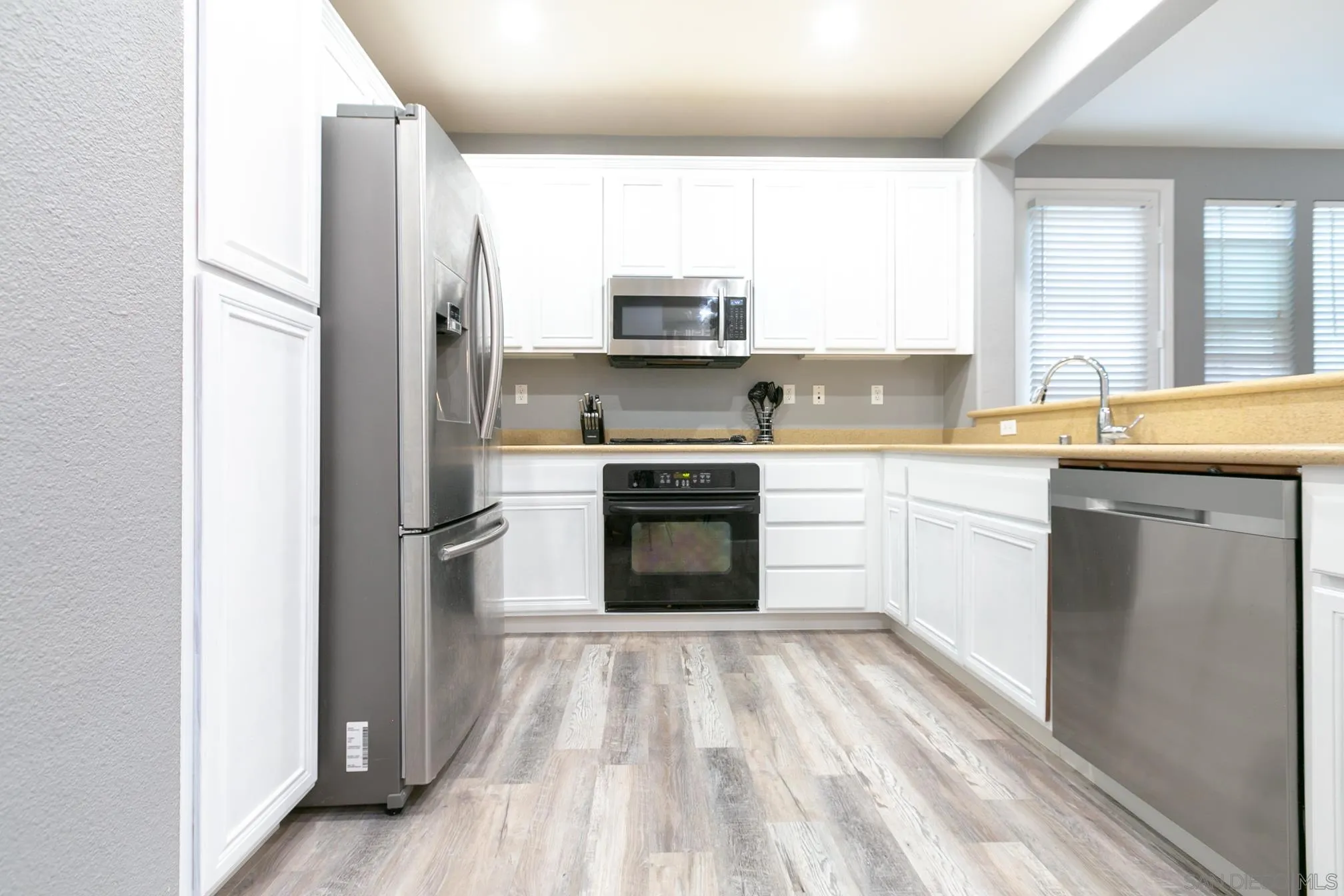 https://cdn.realtyfeed.com/cdn/127/260010790/30451f7564e8b6ececd588a522b6e7b9.webp