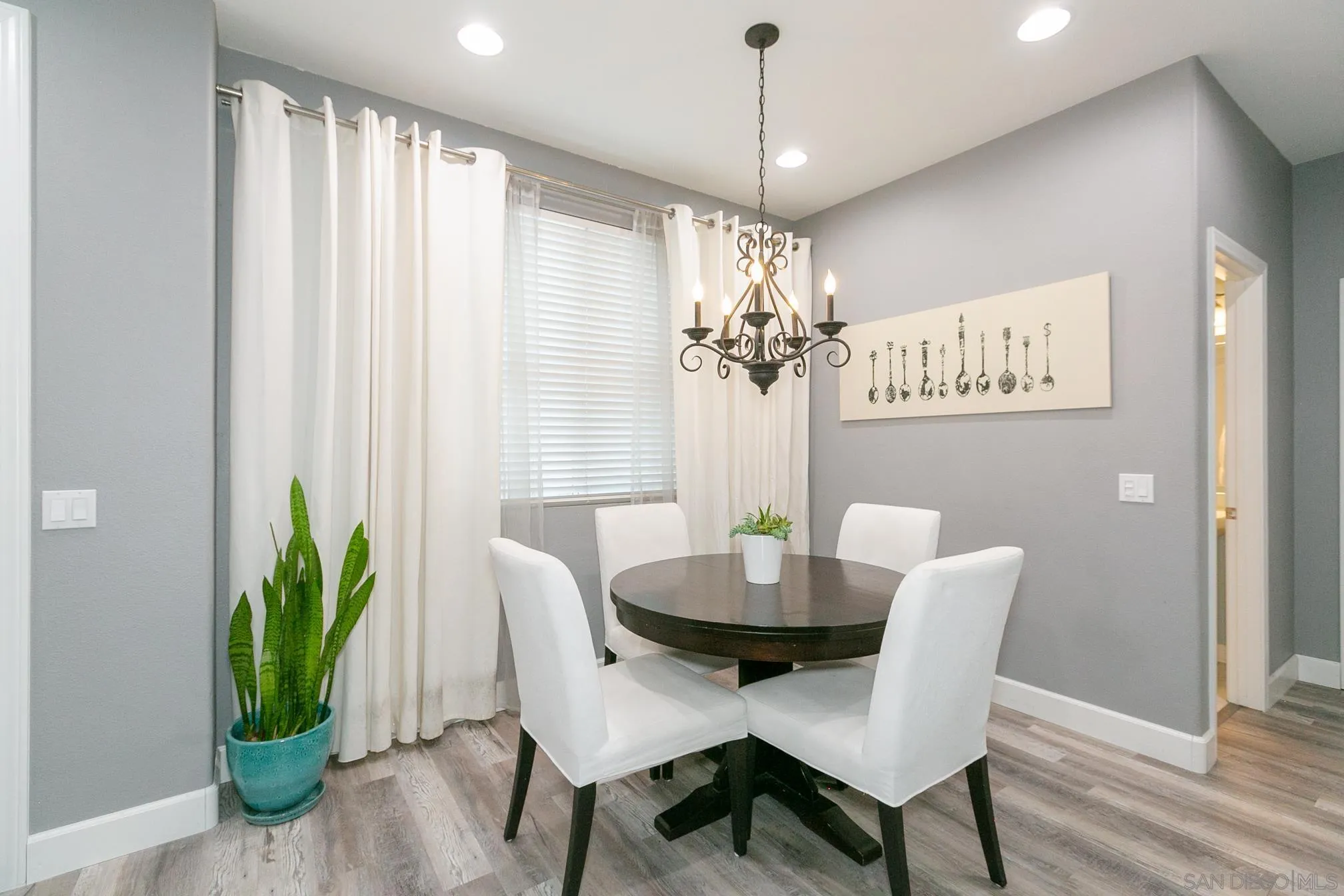 https://cdn.realtyfeed.com/cdn/127/260010790/6c815206a9c77ca0f4be6e70bd18d94f.webp