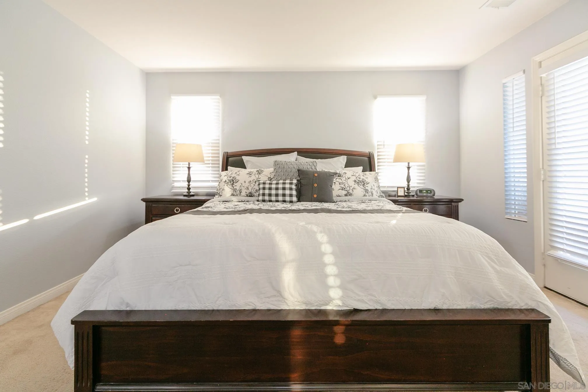 https://cdn.realtyfeed.com/cdn/127/260010790/7c078463d08b001a830b0ca37bc20f08.webp
