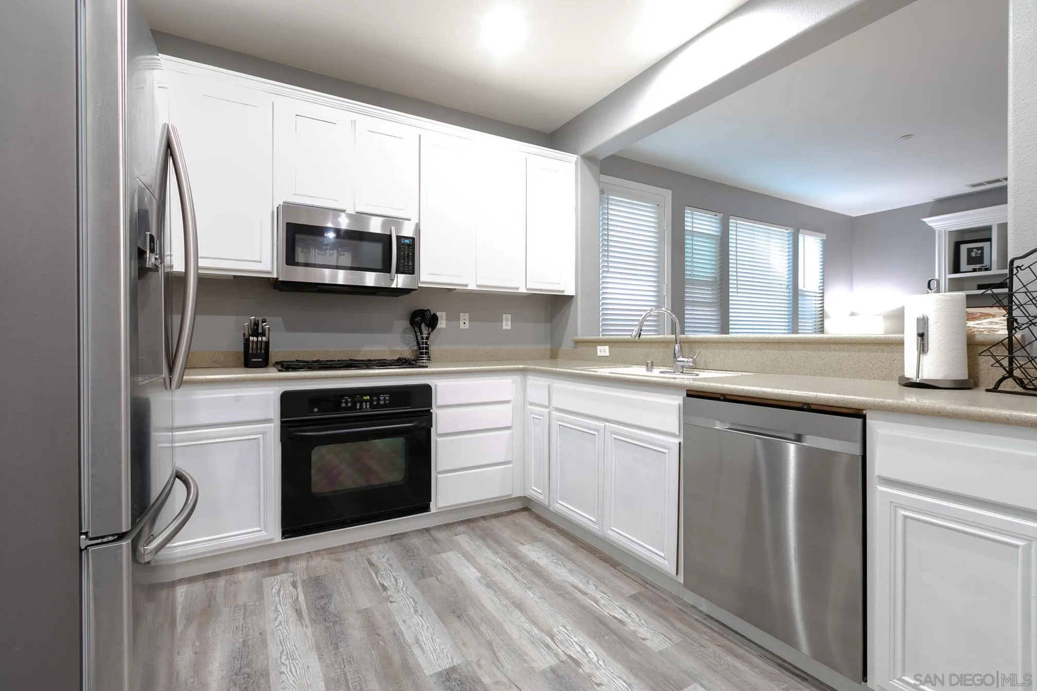 https://cdn.realtyfeed.com/cdn/127/260010790/af47c2b97bf443824bb7c18d96ae51dc.webp