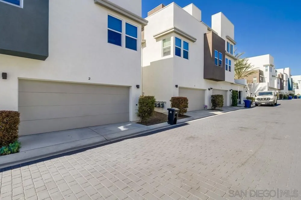 https://cdn.realtyfeed.com/cdn/127/260010792/e4bd4dc09fe666ddc91b2d294d83ff73.webp