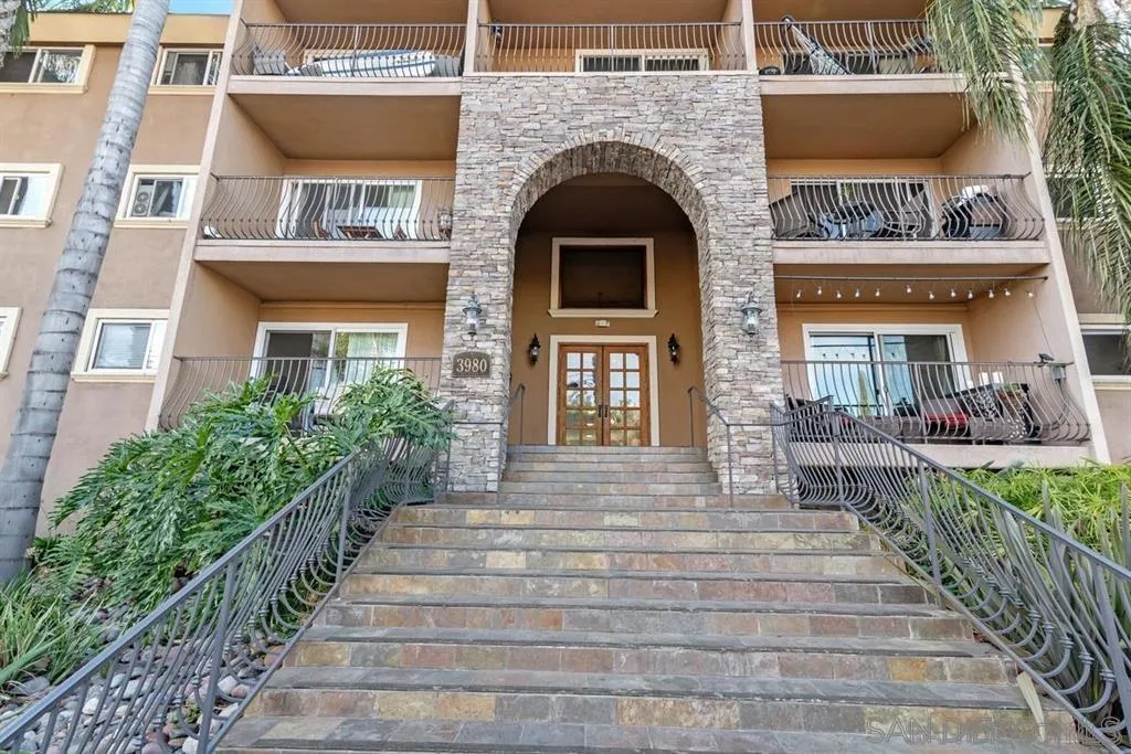 https://cdn.realtyfeed.com/cdn/127/260010794/57ce1612a5cd2d41e33c514344a34d82.webp