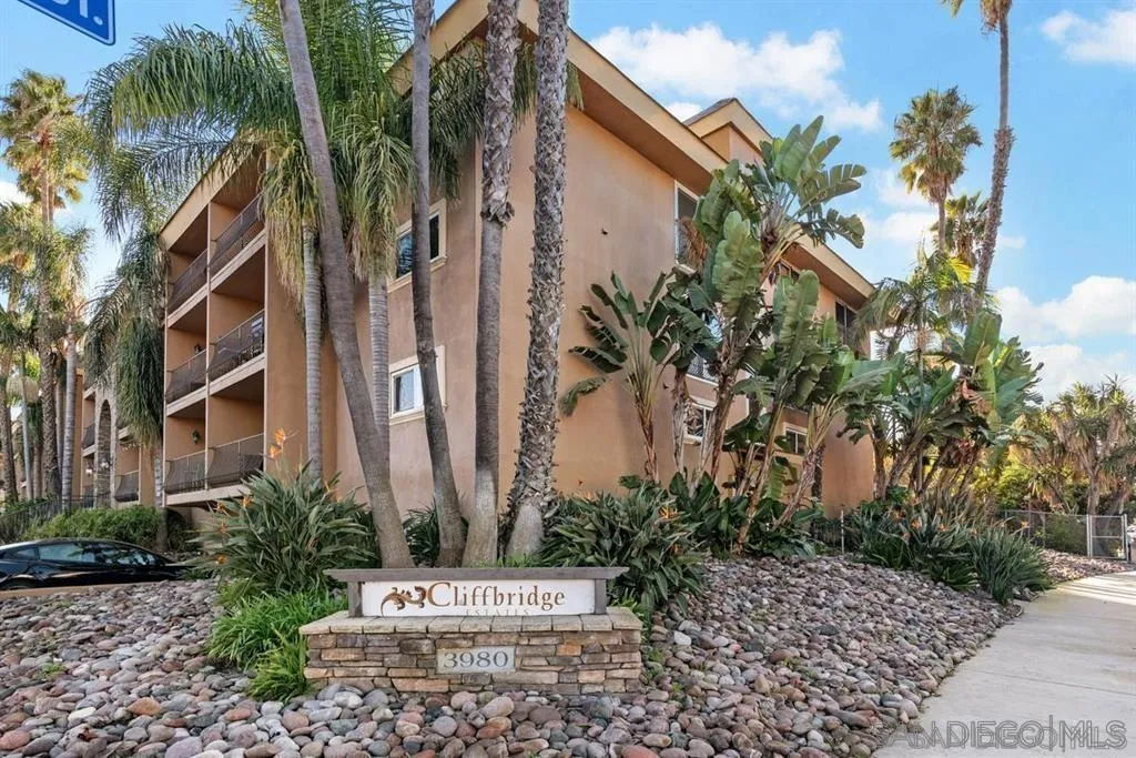 https://cdn.realtyfeed.com/cdn/127/260010794/f2b17d98d24e5685f8e8744c762fa255.webp