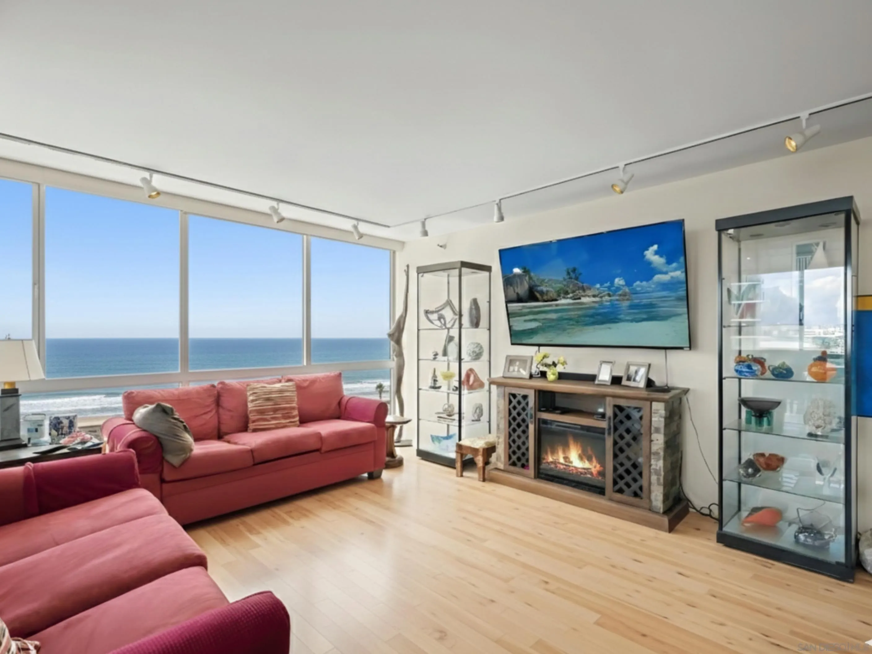 https://cdn.realtyfeed.com/cdn/127/260010797/04f96d09cb330166c9352ee8d10aa86a.webp