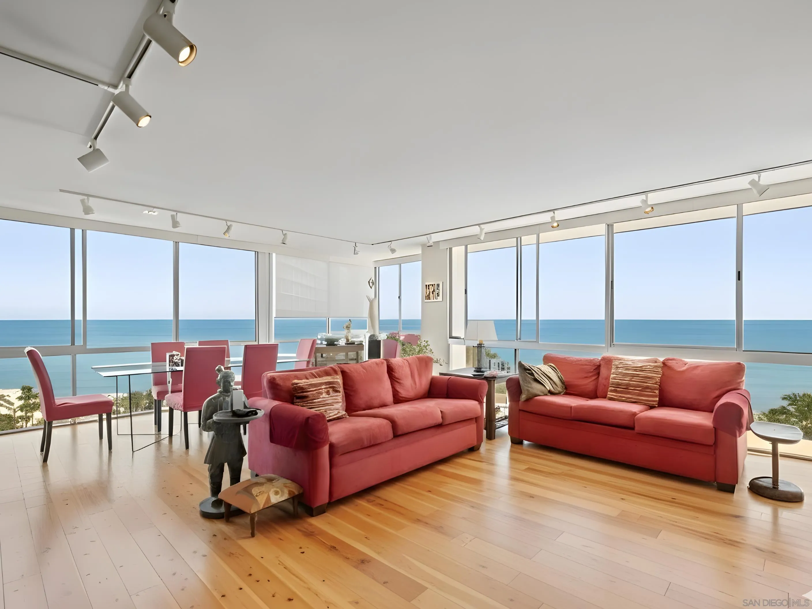 https://cdn.realtyfeed.com/cdn/127/260010797/fe5026d06eaefaf4314ba9c81237c7e9.webp