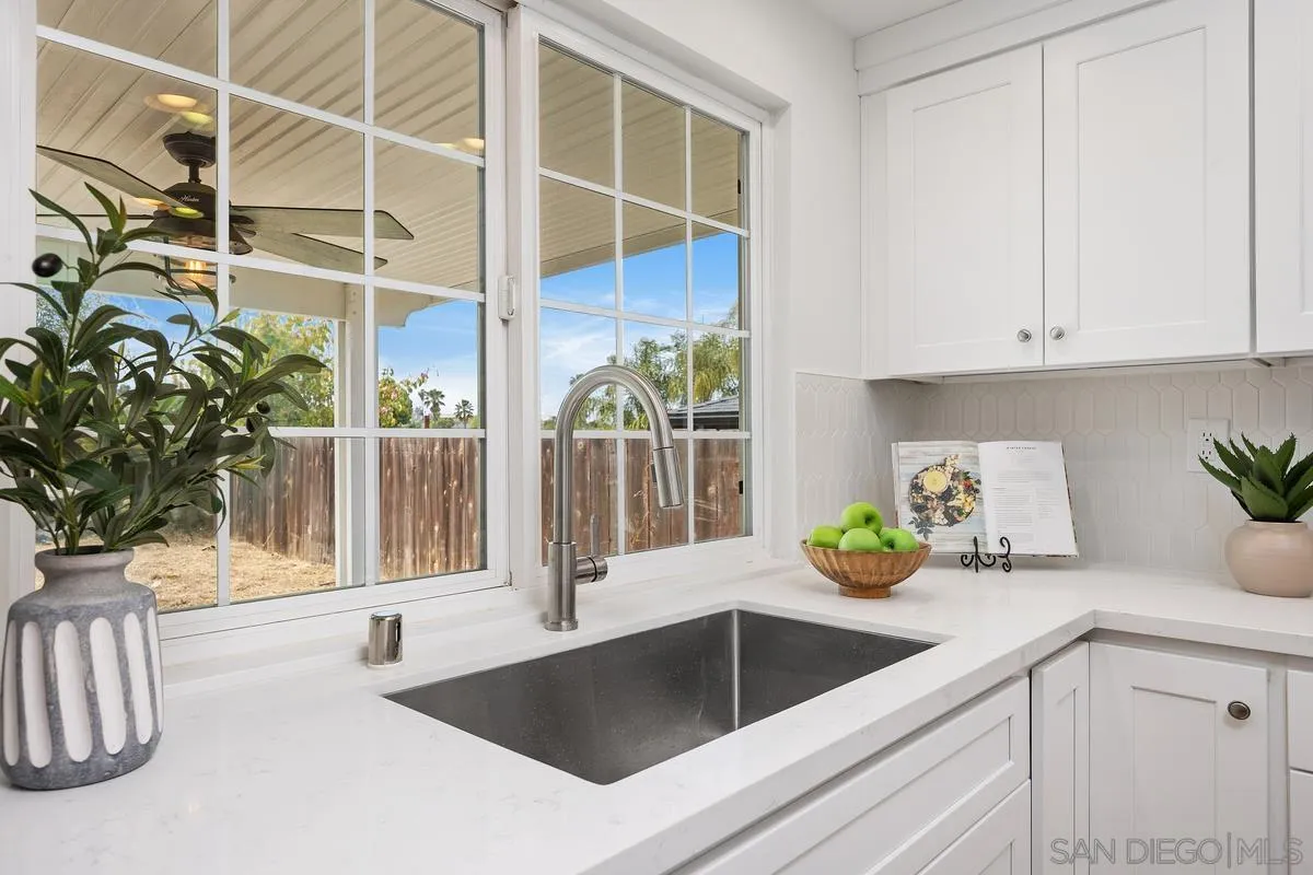 https://cdn.realtyfeed.com/cdn/127/260010798/2d581a33e07a8bf229a848da41290a2b.webp