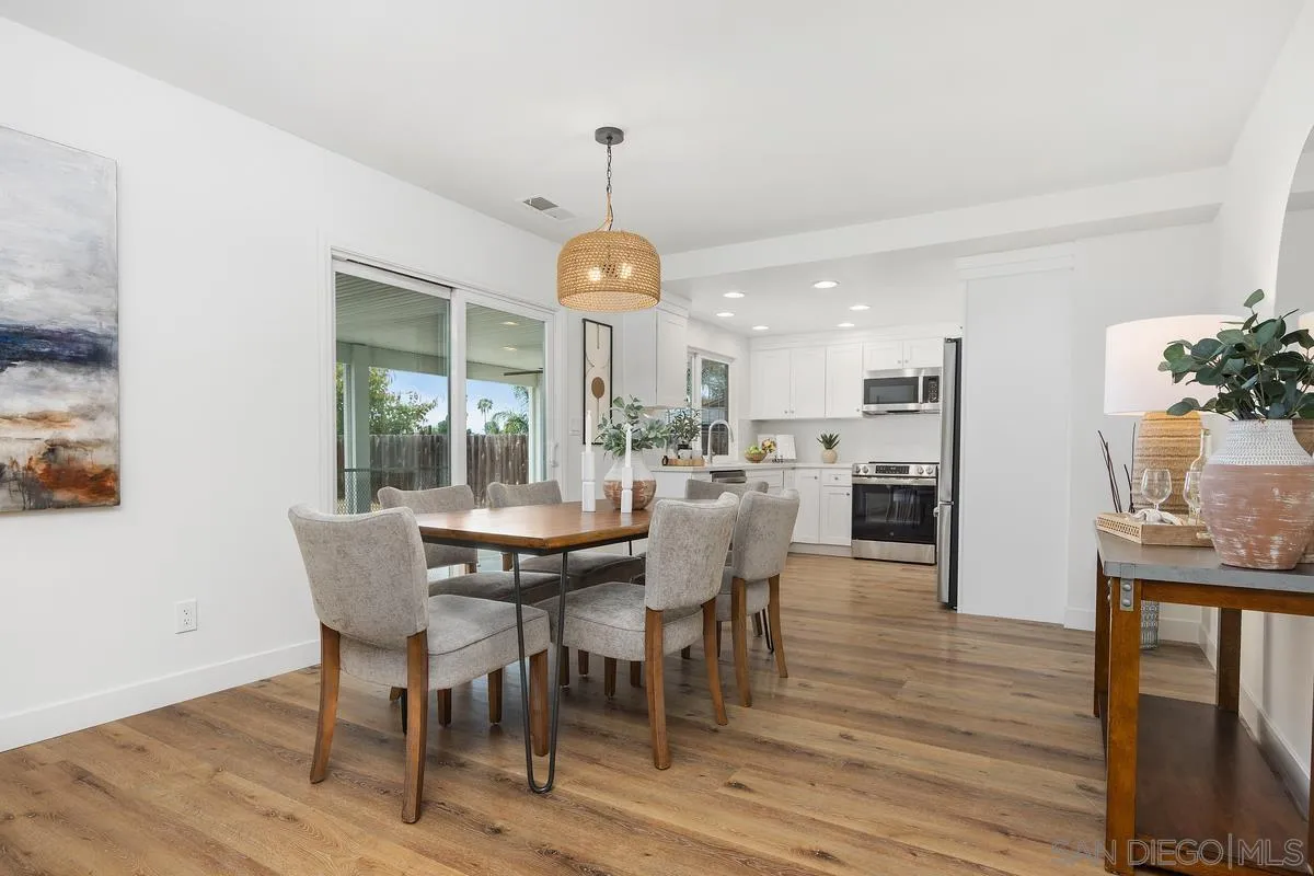 https://cdn.realtyfeed.com/cdn/127/260010798/dccb47a63057b5f2f36213e64e179ebc.webp