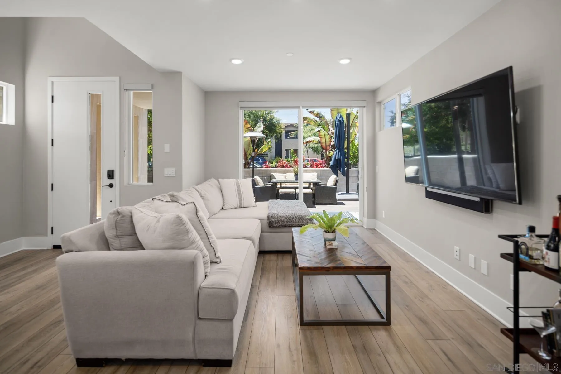 https://cdn.realtyfeed.com/cdn/127/260010799/29b1895d0b565d92e63feea0c0cd001b.webp