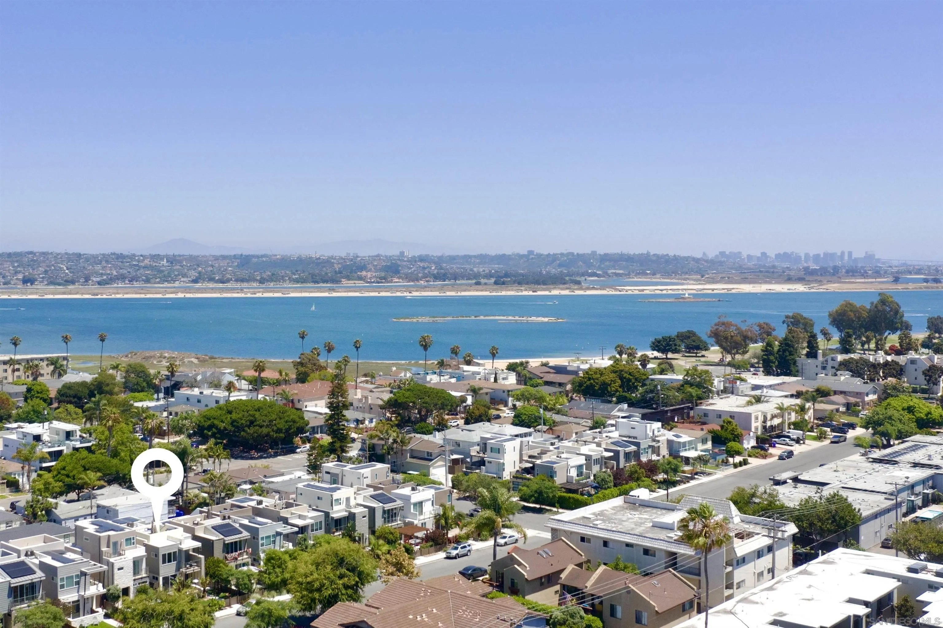 https://cdn.realtyfeed.com/cdn/127/260010799/3c38f35a15aa346a557e22a8eec8db69.webp