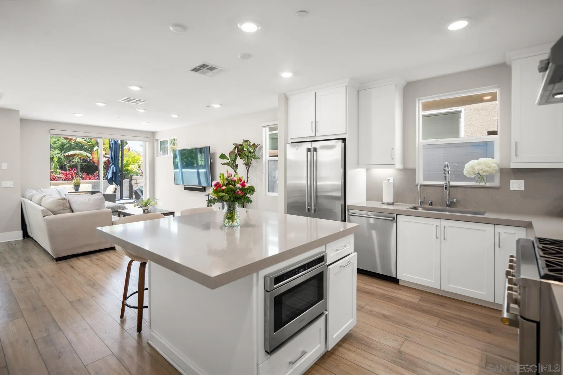https://cdn.realtyfeed.com/cdn/127/260010799/7371da31d12af5ec8a66bbdb5c07cde2.webp
