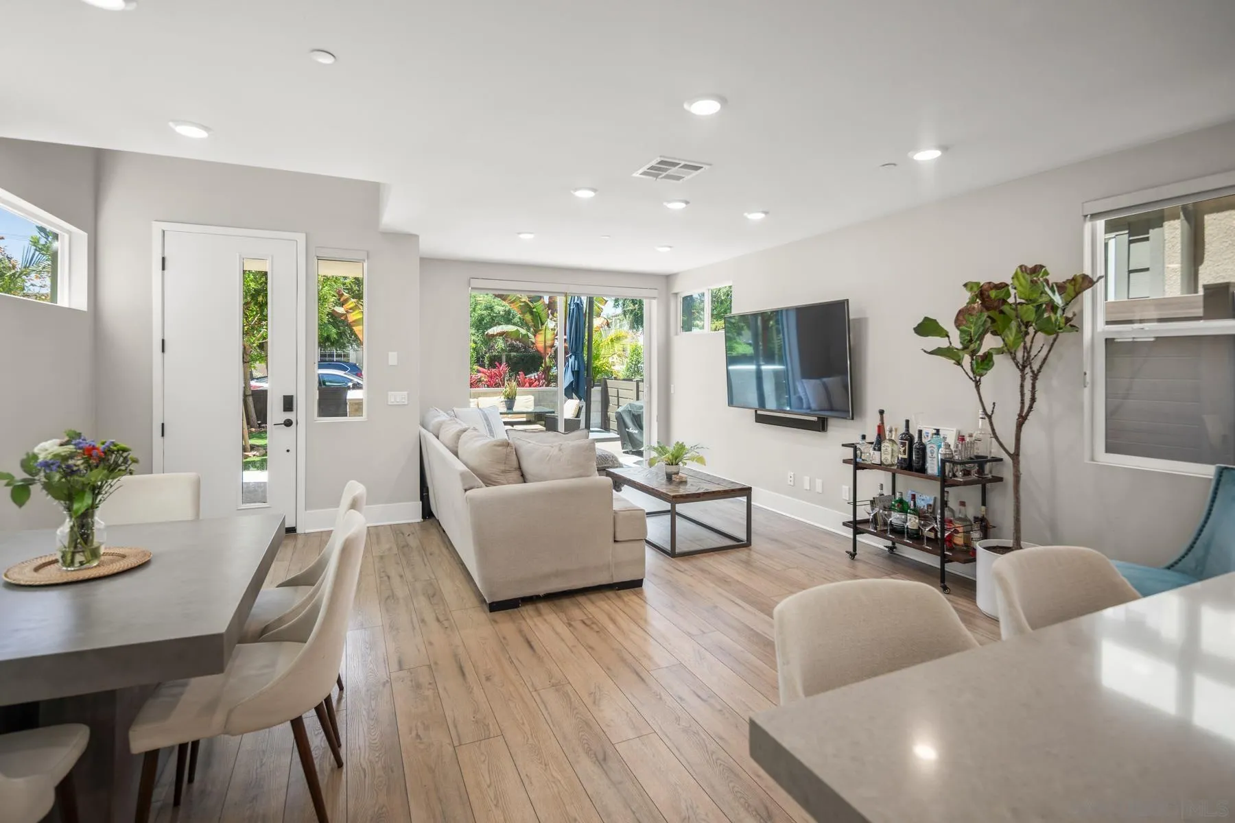 https://cdn.realtyfeed.com/cdn/127/260010799/ada759405660d35ede9ca1ae2902c80d.webp