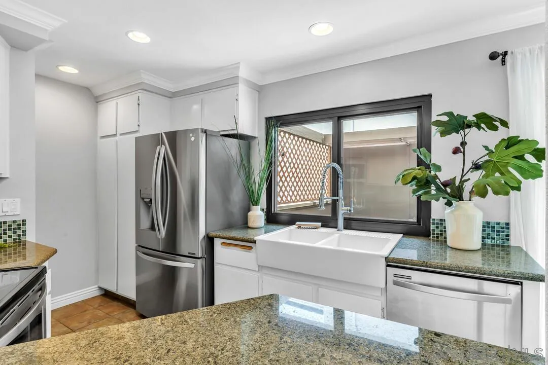 https://cdn.realtyfeed.com/cdn/127/260010806/438d14c282170f03748c8aea04a96d9e.webp