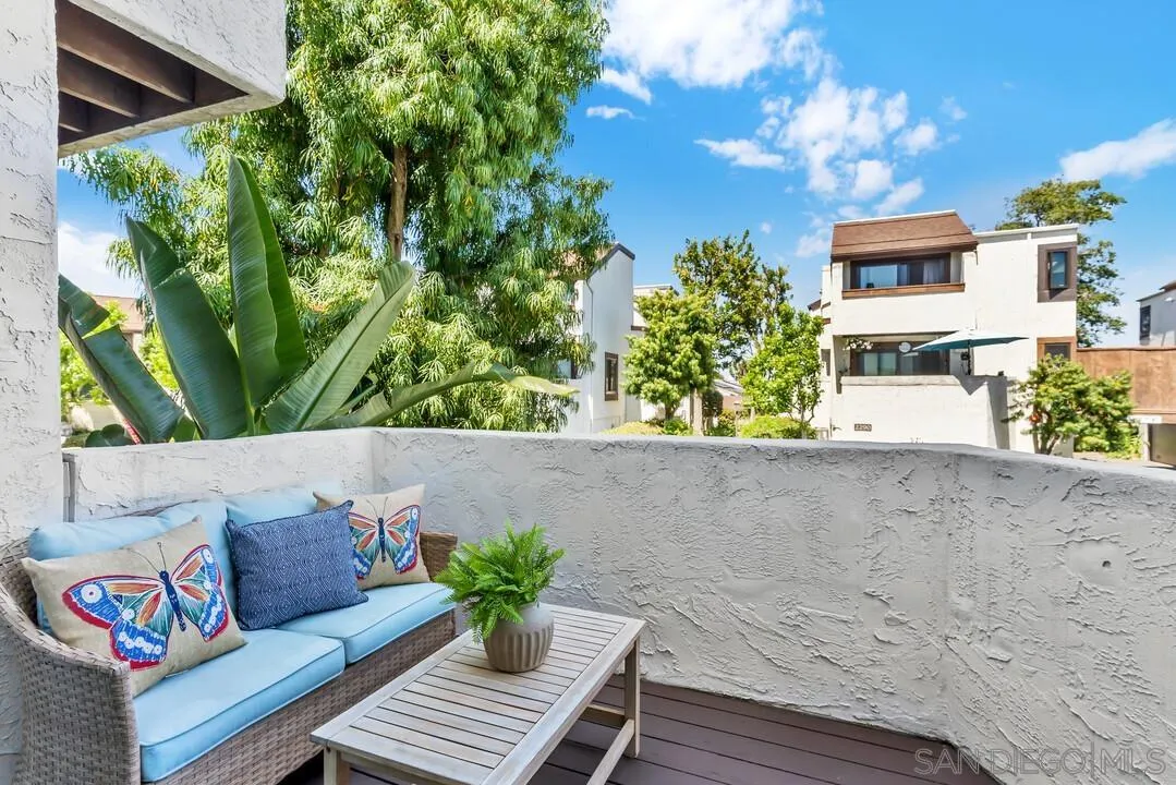 https://cdn.realtyfeed.com/cdn/127/260010806/5c34ee04802e31555bb4df1c91ce9d04.webp