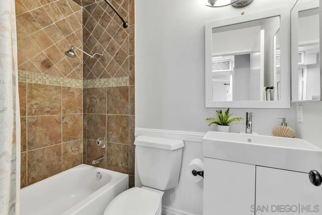 https://cdn.realtyfeed.com/cdn/127/260010806/ac4b273e65e69a7043a89b6c3aeb094d.webp