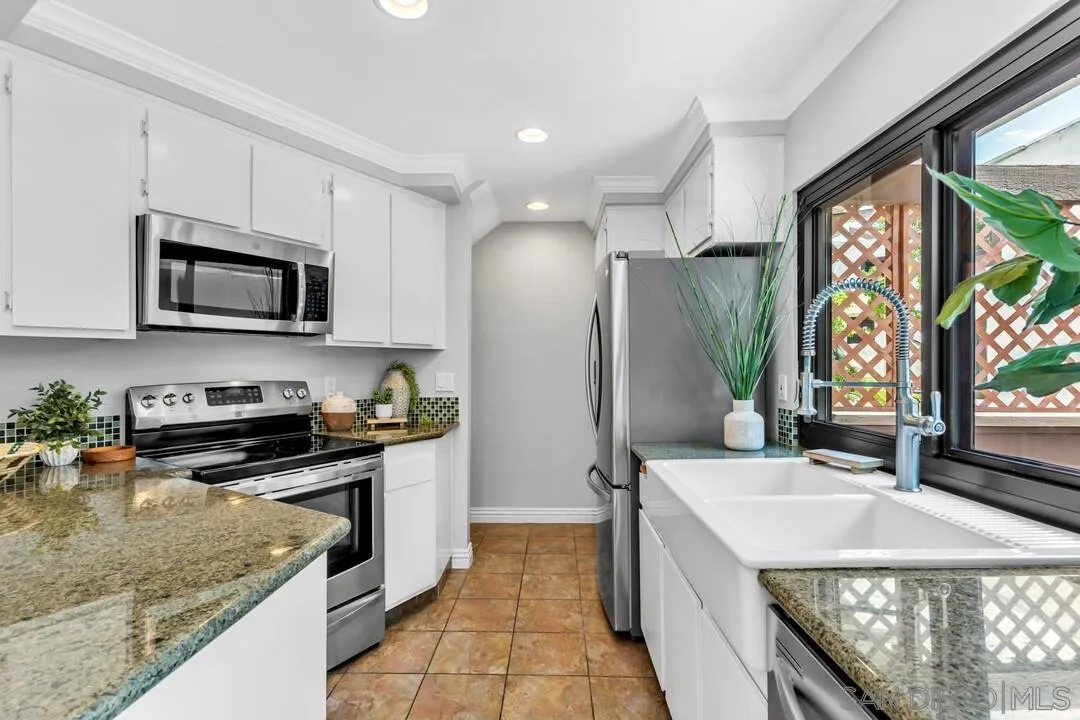 https://cdn.realtyfeed.com/cdn/127/260010806/f1d415cac17f50e3c39cb732116d5cfb.webp
