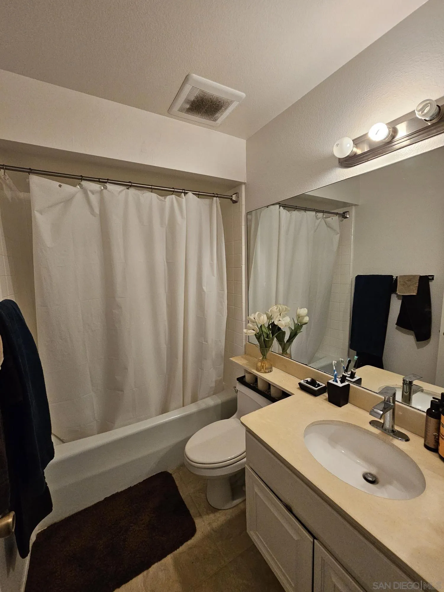 https://cdn.realtyfeed.com/cdn/127/260010807/68a6a8efc505f19fd5f99b288cbdfcd6.webp