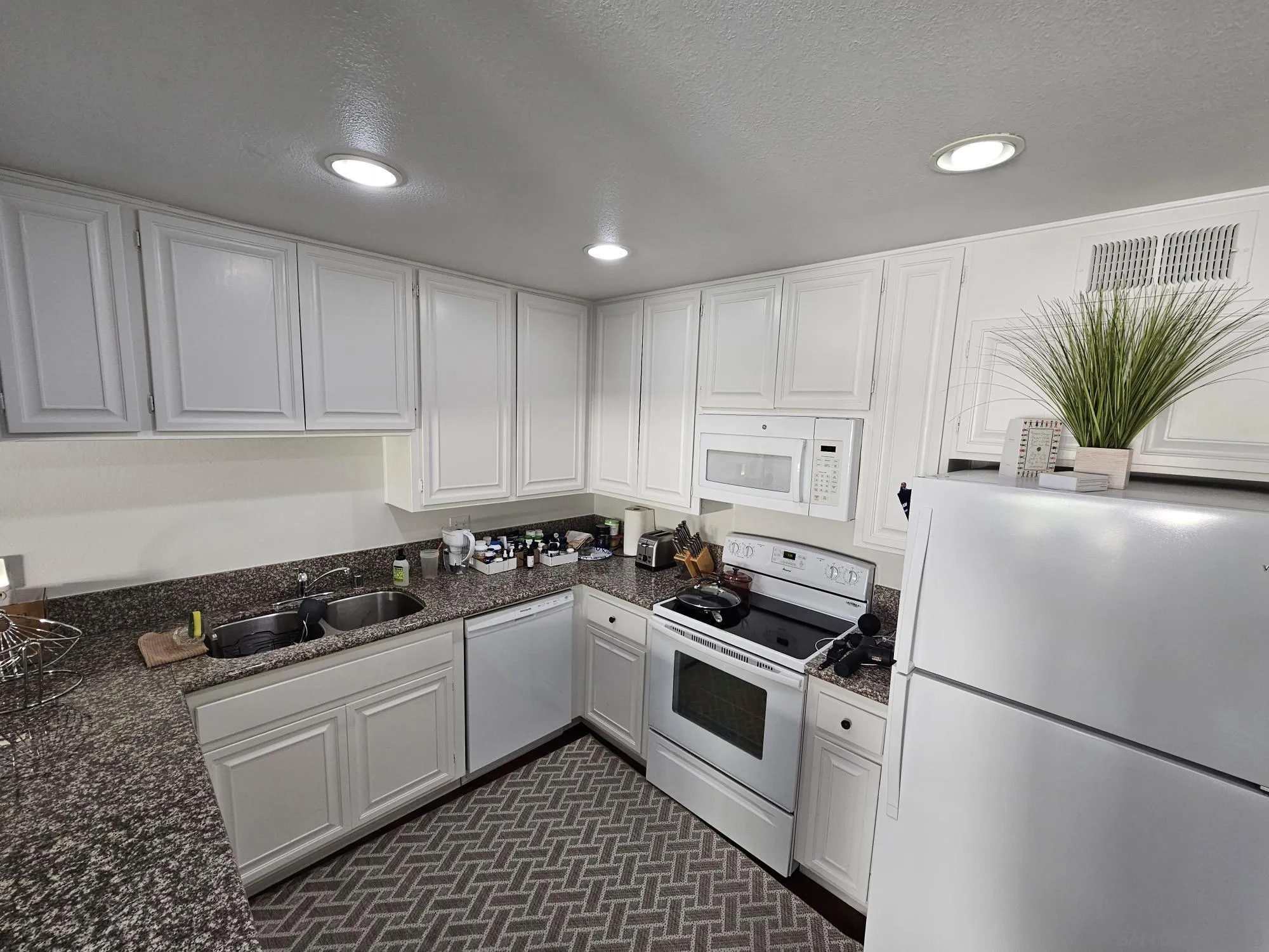 https://cdn.realtyfeed.com/cdn/127/260010807/be419bfa6eecde63e58e3e7b4c3ff4bd.webp