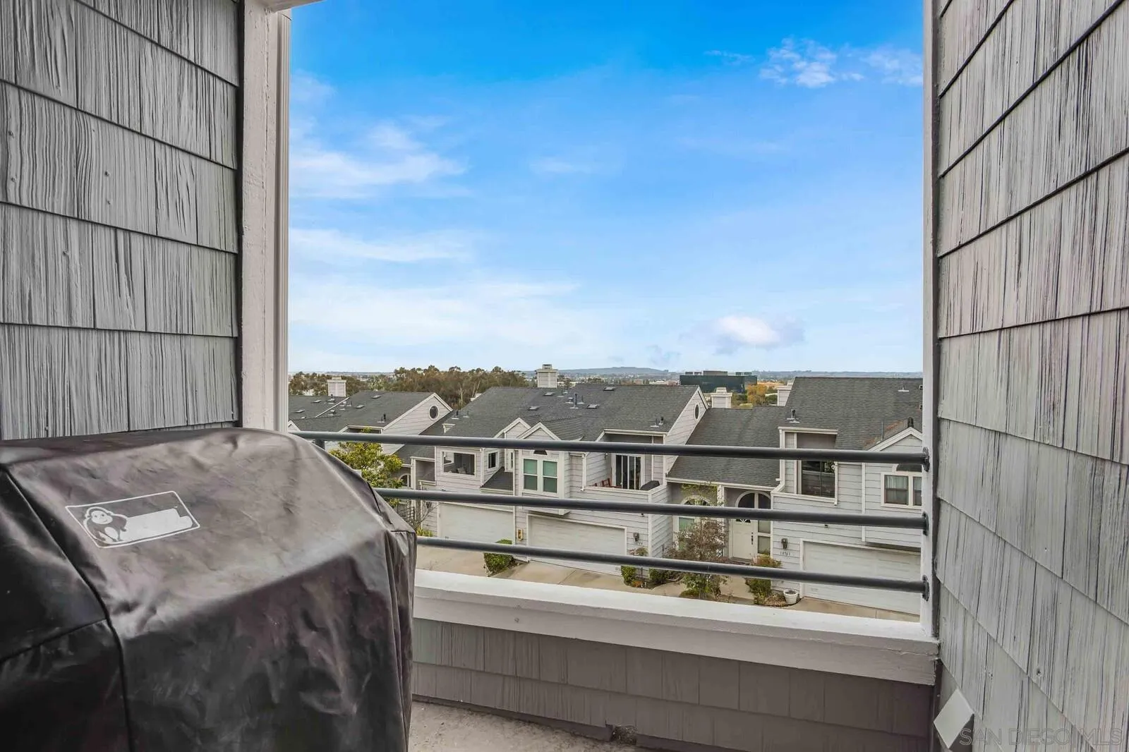 https://cdn.realtyfeed.com/cdn/127/260010809/080cad69c266c7e7688b6a7b7e1556c9.webp