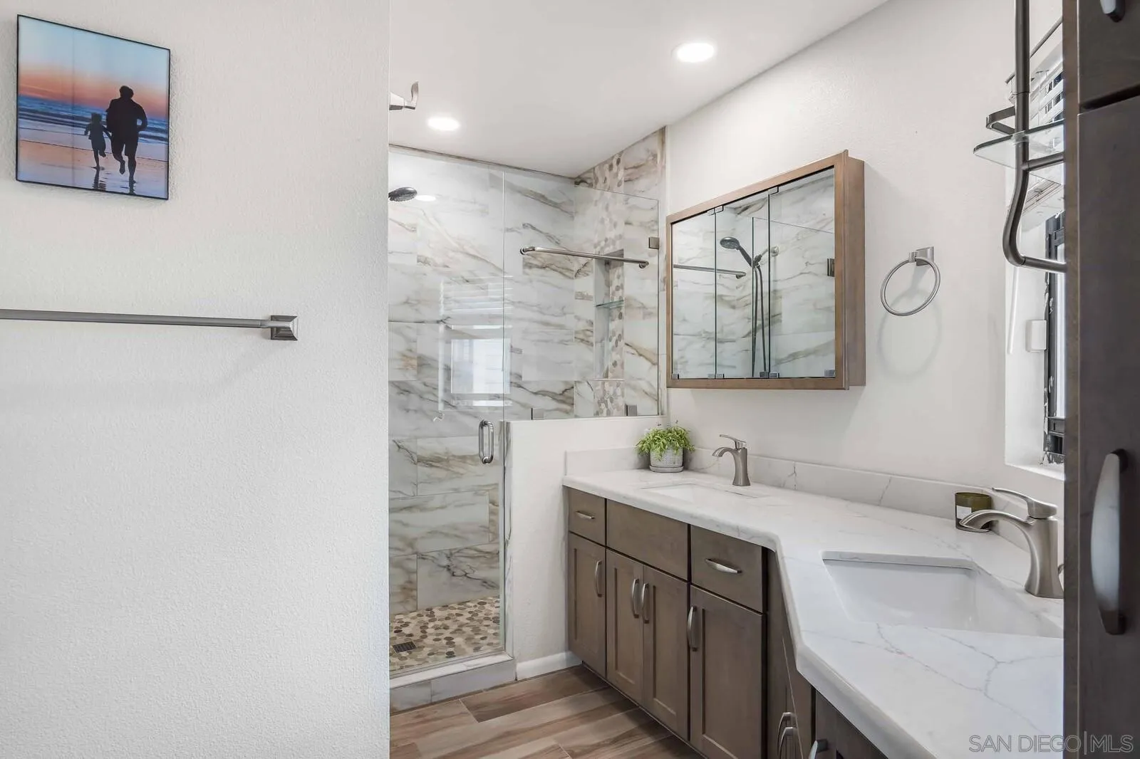 https://cdn.realtyfeed.com/cdn/127/260010809/101de49392bde229fc2b8030bf8cfdbb.webp