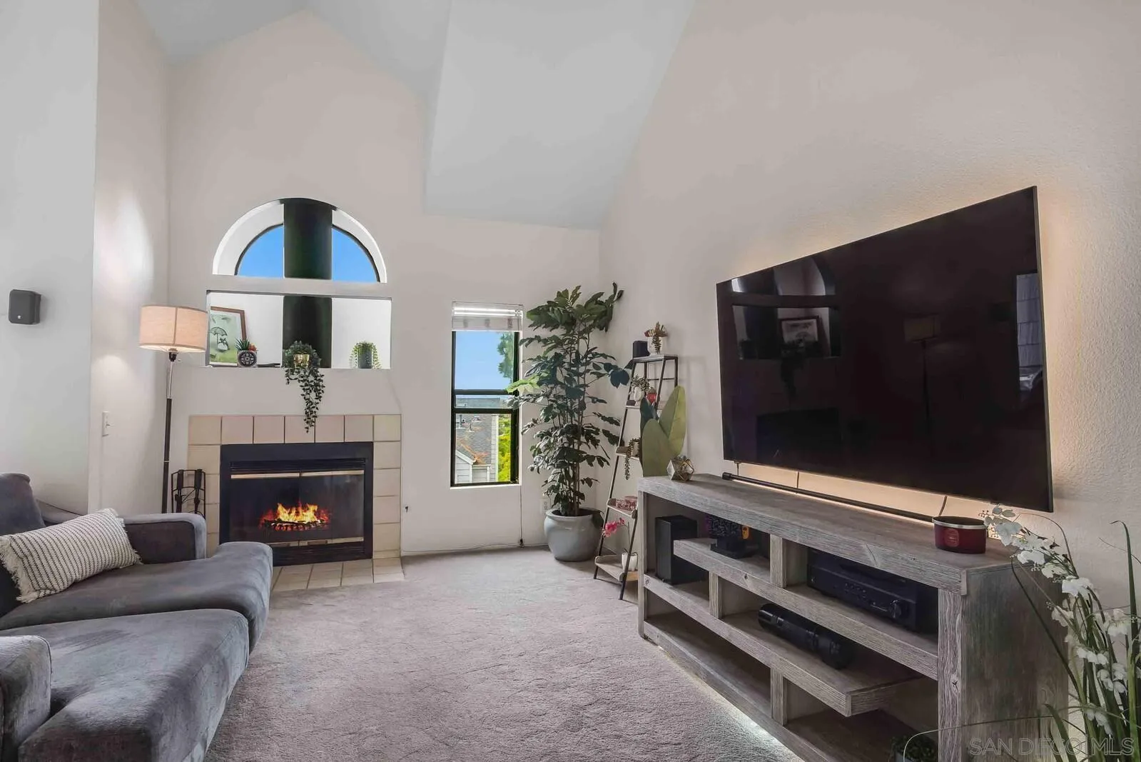 https://cdn.realtyfeed.com/cdn/127/260010809/38fd57f06d1becc26d14d8b189f3d283.webp