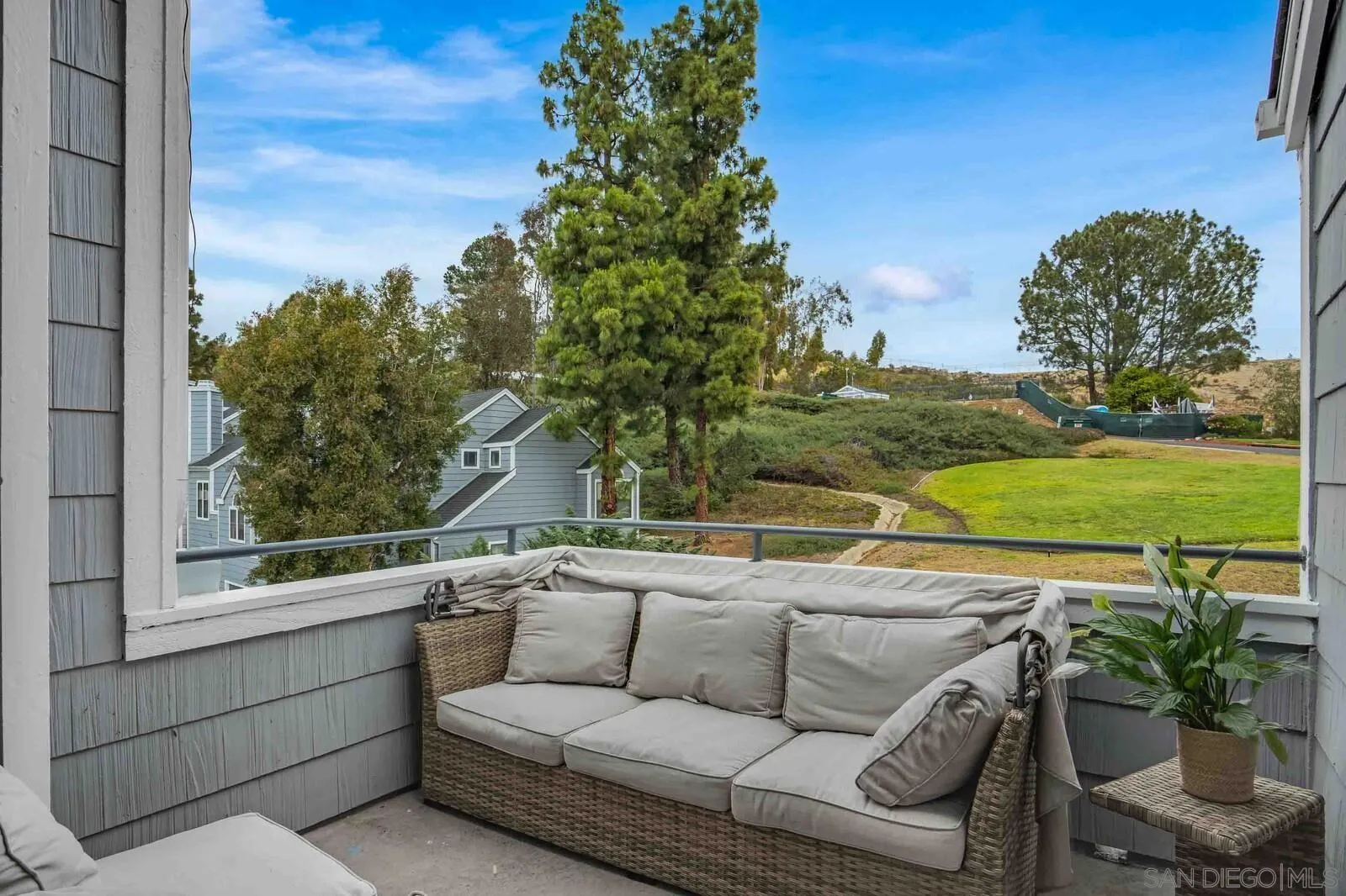 https://cdn.realtyfeed.com/cdn/127/260010809/44d853e44ee199bac58863873645d07a.webp