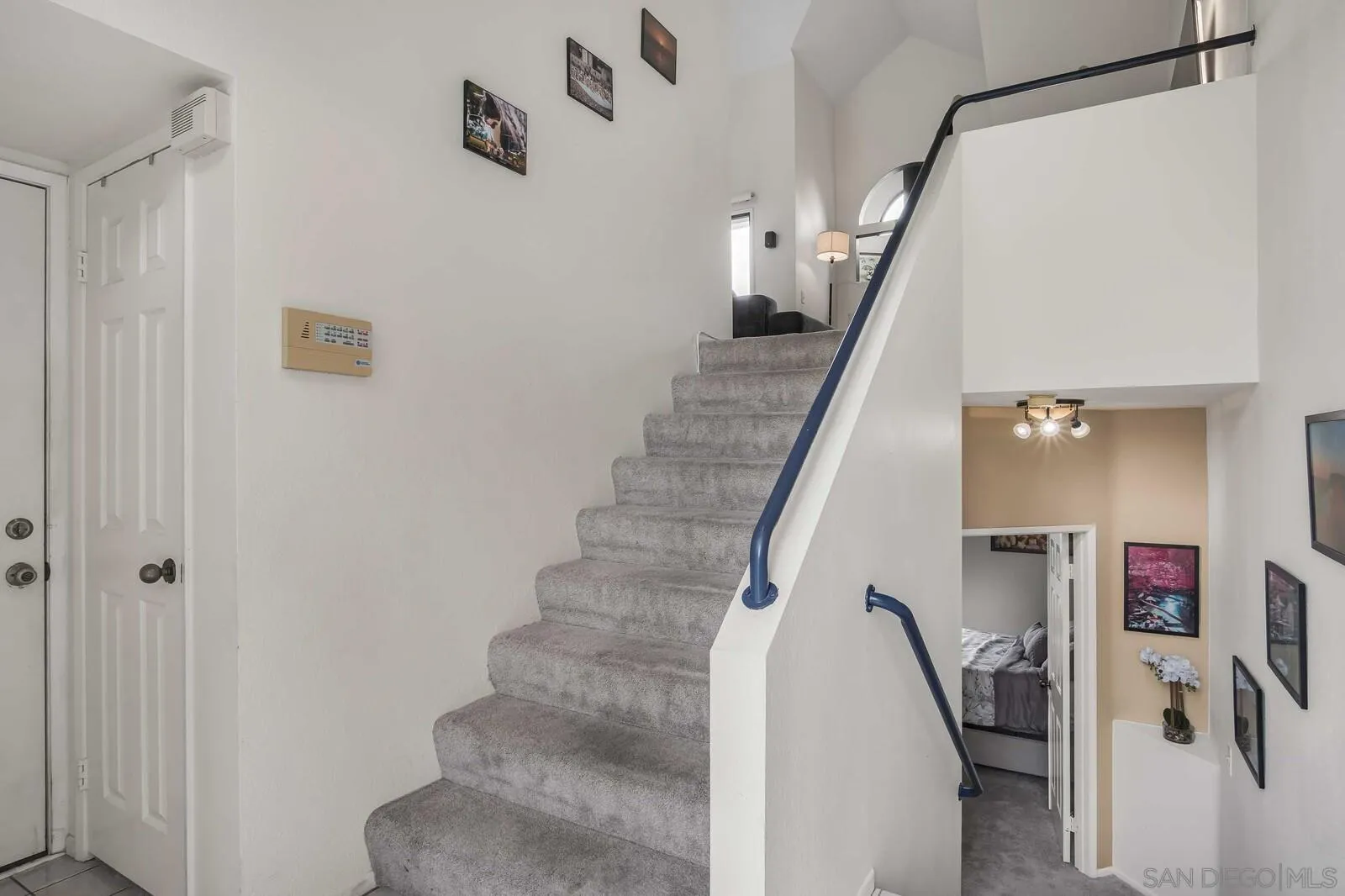 https://cdn.realtyfeed.com/cdn/127/260010809/8da6ded0550bf54e53eb92419e5324b8.webp