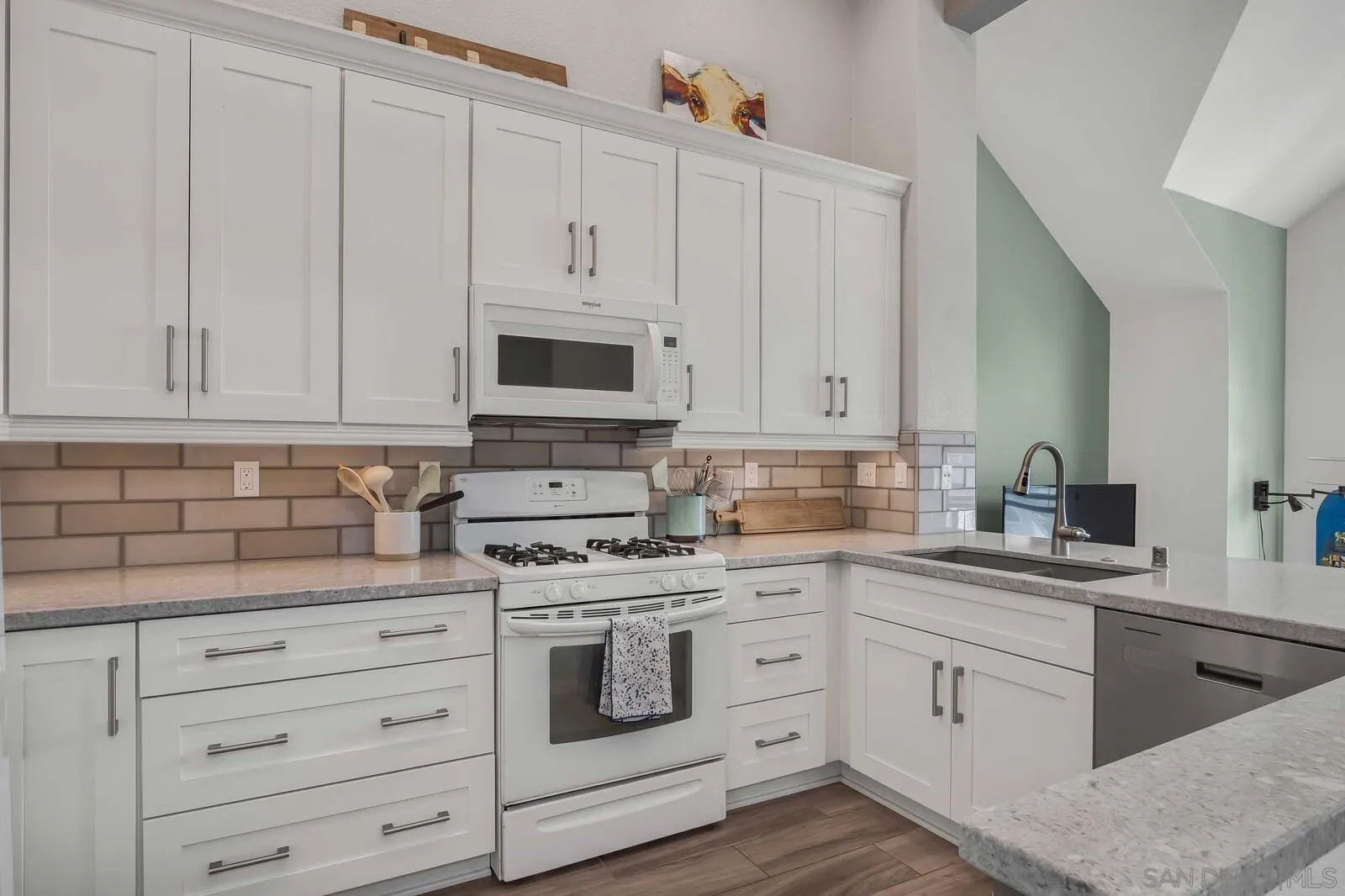 https://cdn.realtyfeed.com/cdn/127/260010809/987b8c0b498b73fd7a1bd2f1ab6ed418.webp
