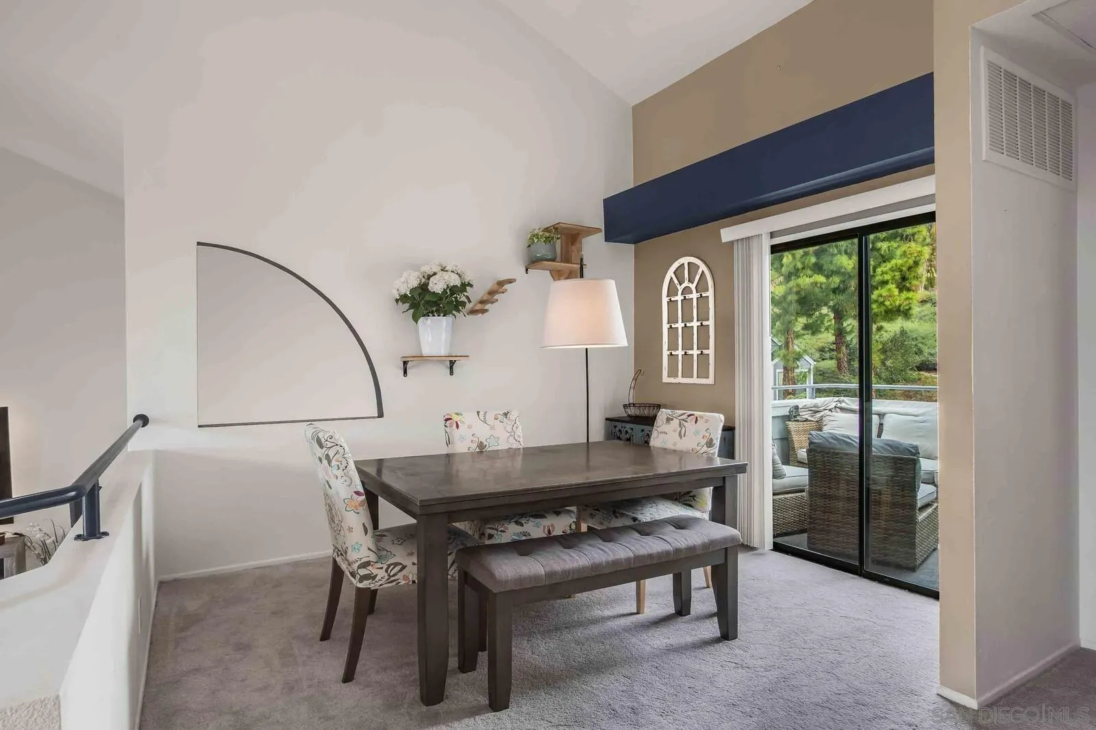 https://cdn.realtyfeed.com/cdn/127/260010809/de37359ad4b88965af6c389923fd37cf.webp