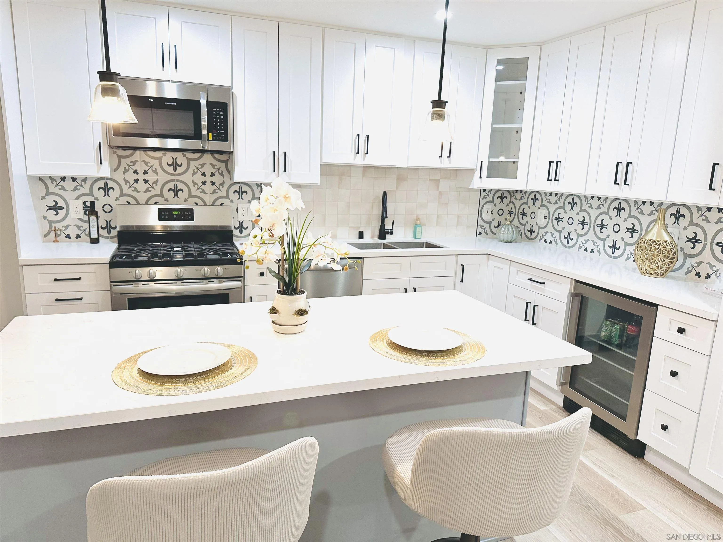 https://cdn.realtyfeed.com/cdn/127/260010813/853d55020b2ee5c0f97b7dfac05c8aa5.webp