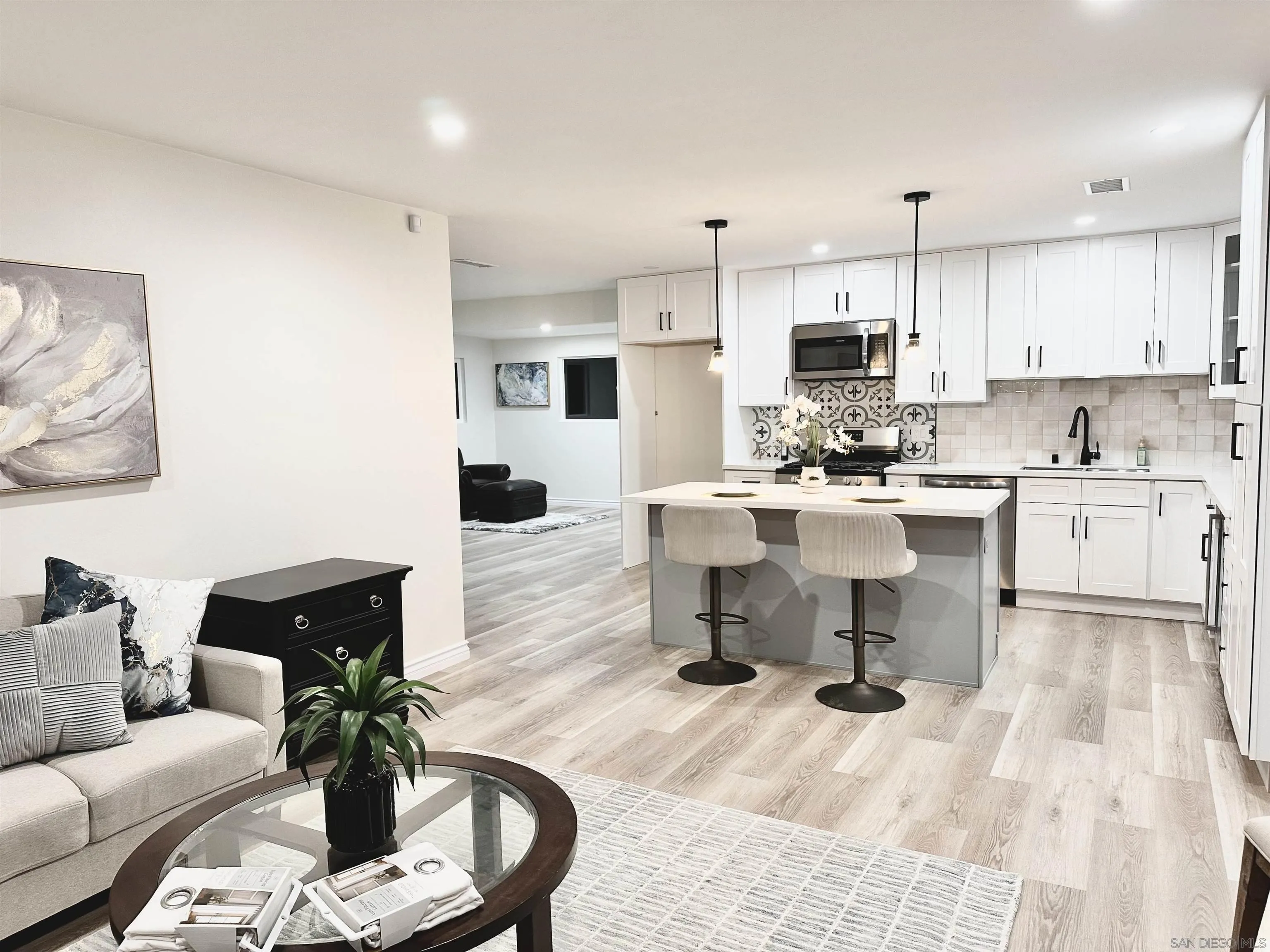 https://cdn.realtyfeed.com/cdn/127/260010813/9678ec4fca033e6f91ce526b1ef4e506.webp