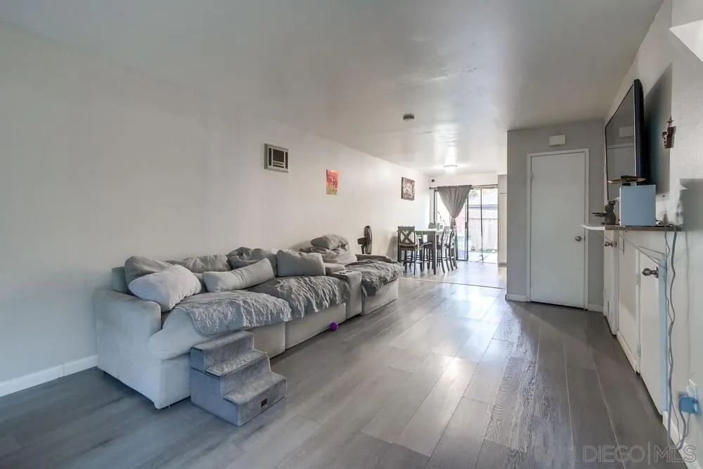 Photo #12: 260010819 Listing: Photo #12