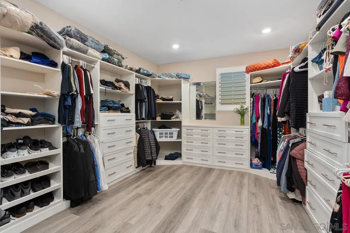https://cdn.realtyfeed.com/cdn/127/260010828/0a16563e95f8f3e0942e604326ea52bb.webp