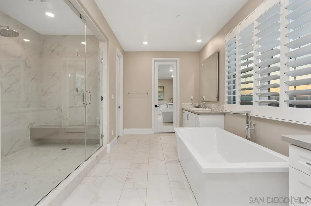 https://cdn.realtyfeed.com/cdn/127/260010828/68f2aacebdc077b3def964b7f78bd850.webp