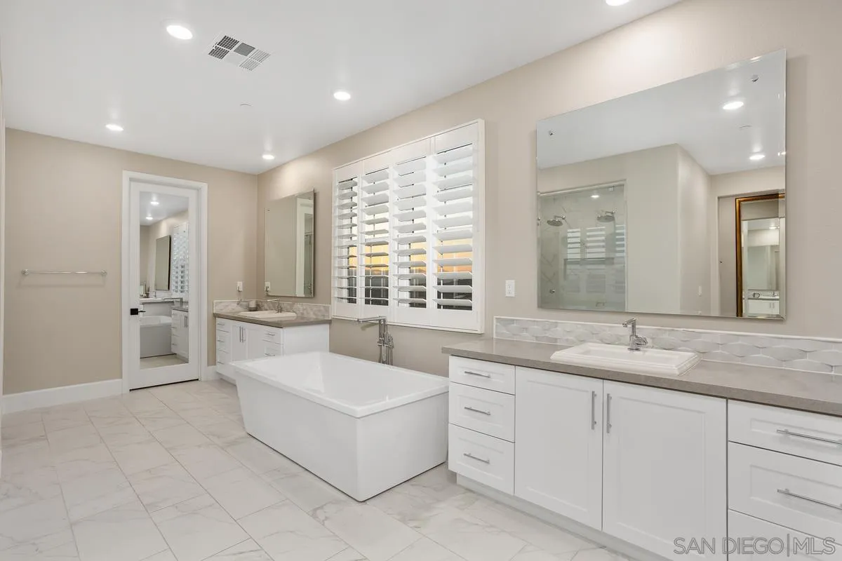 https://cdn.realtyfeed.com/cdn/127/260010828/809ce8ca8de936ea482d1288b016d430.webp