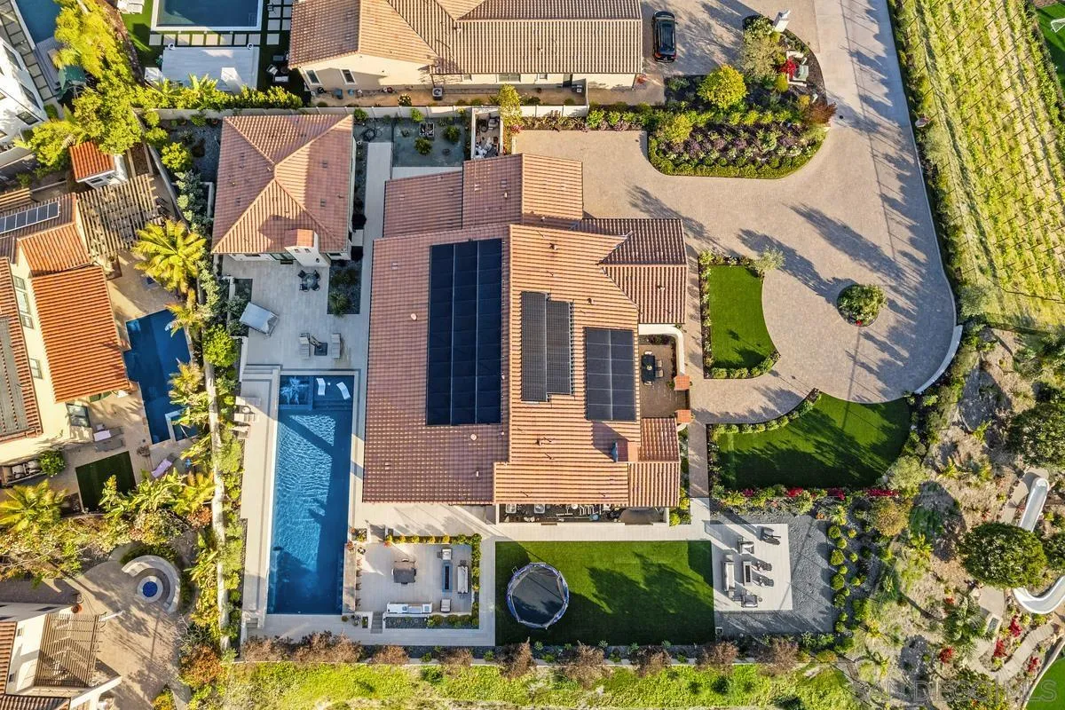 https://cdn.realtyfeed.com/cdn/127/260010828/b40cb4904738accc3c022b881dc2d78e.webp