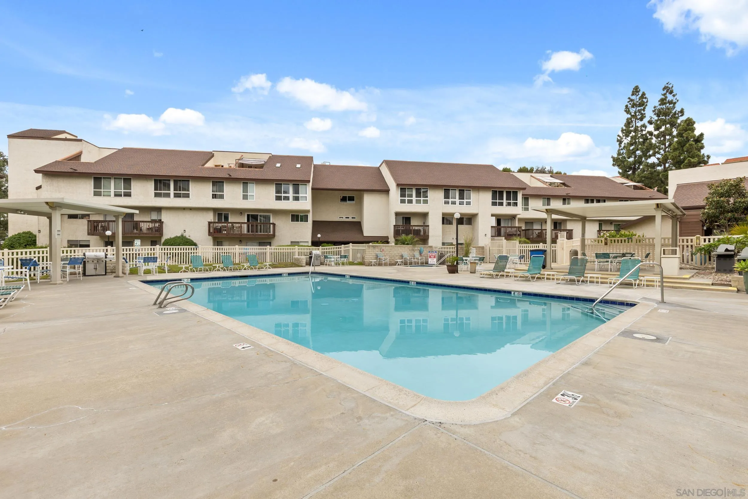https://cdn.realtyfeed.com/cdn/127/260010829/8c6a5bae6511ae4b8d5d804b9548e973.webp