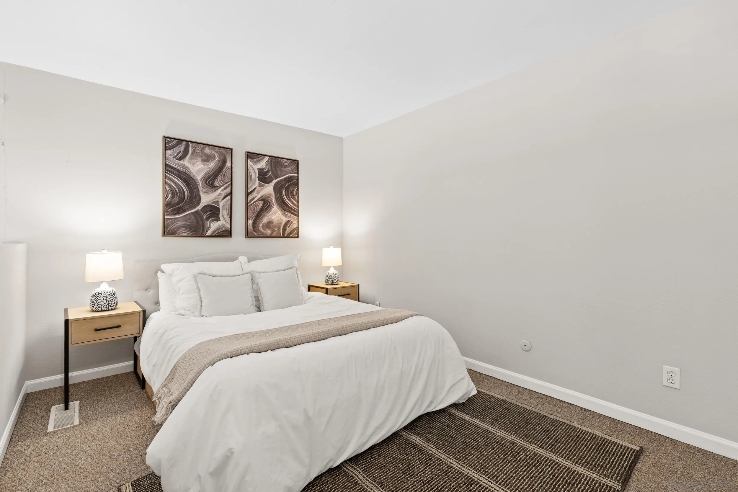 https://cdn.realtyfeed.com/cdn/127/260010829/9269b3dbb0a9f8ecd190a95e2072e938.webp