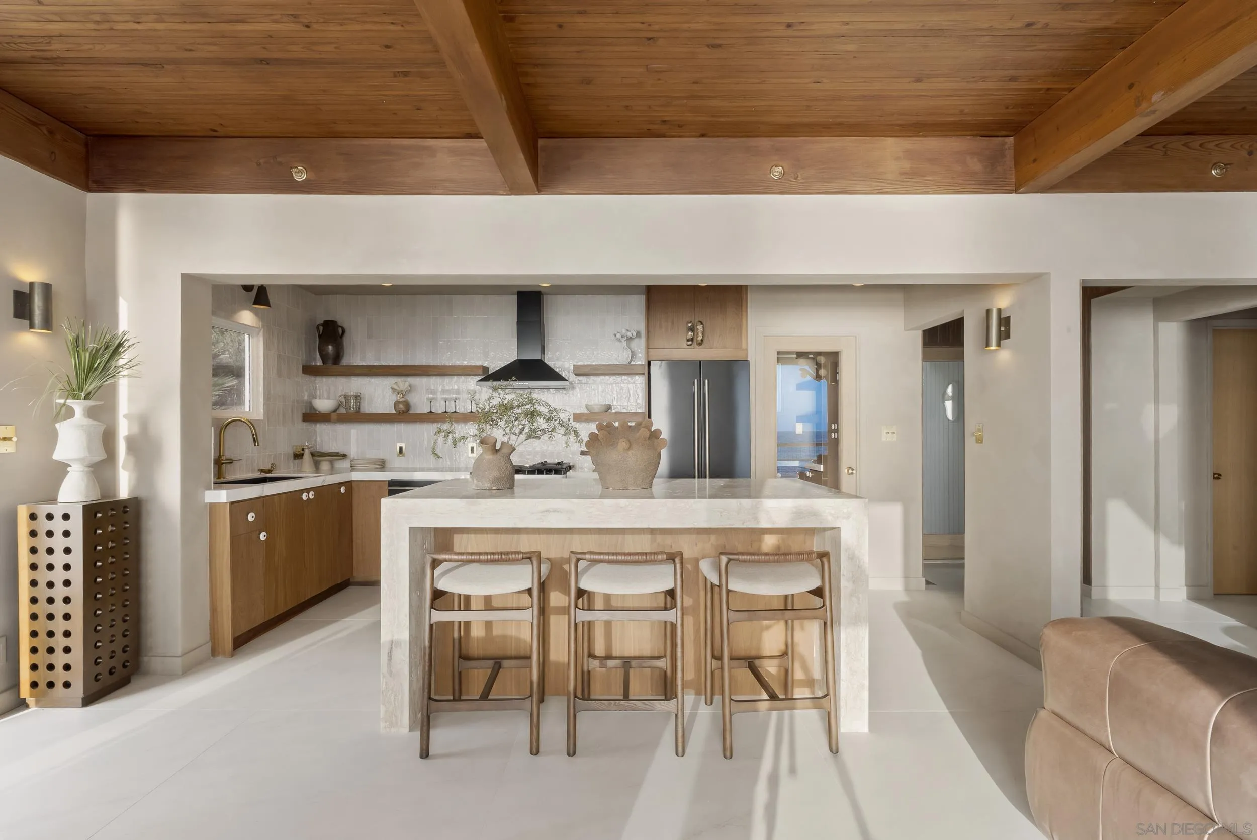 https://cdn.realtyfeed.com/cdn/127/260010833/2dce1449dbf69609c0e6382492c6a446.webp