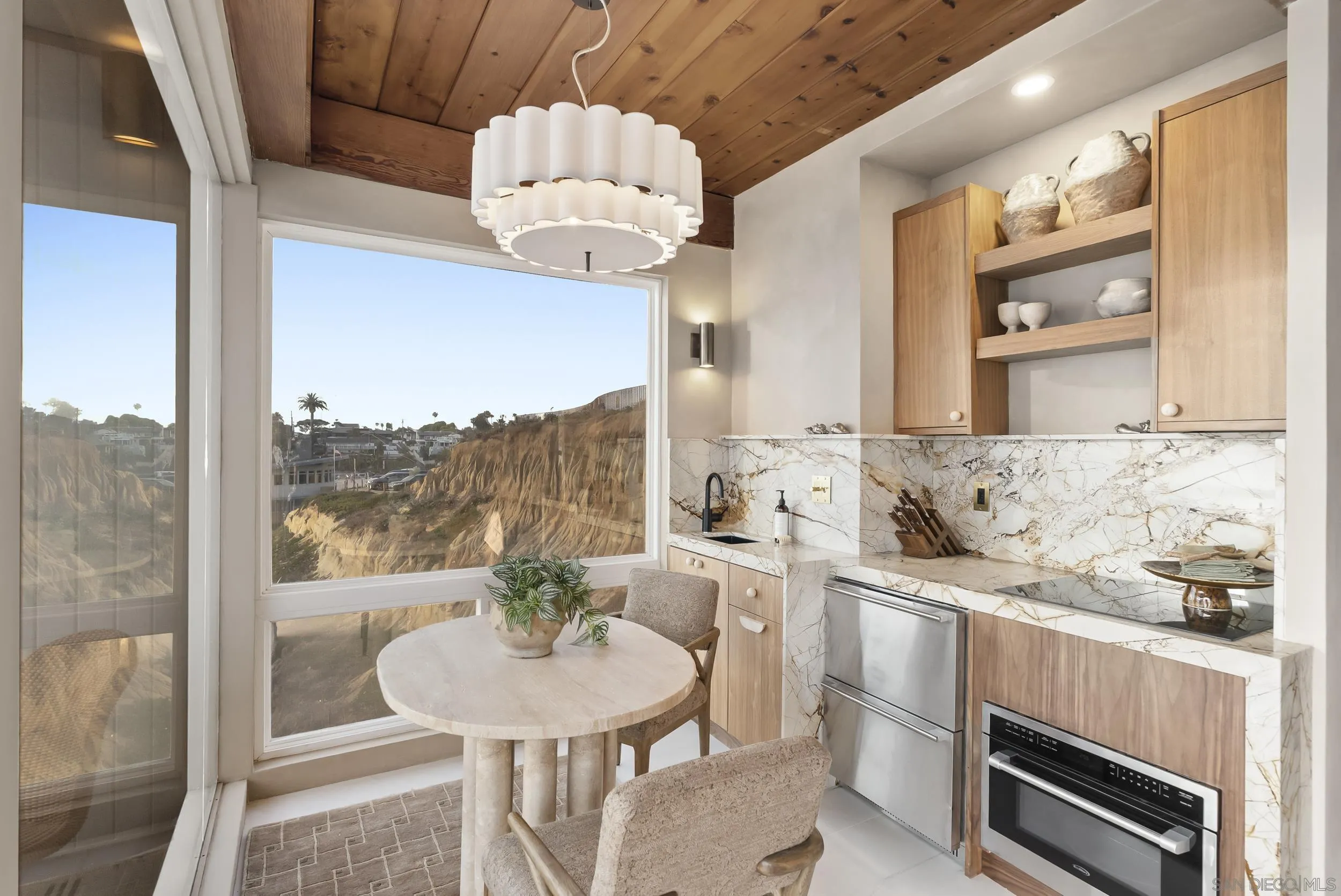 https://cdn.realtyfeed.com/cdn/127/260010833/77bc24a881e0126c5e74cbb817dc162a.webp