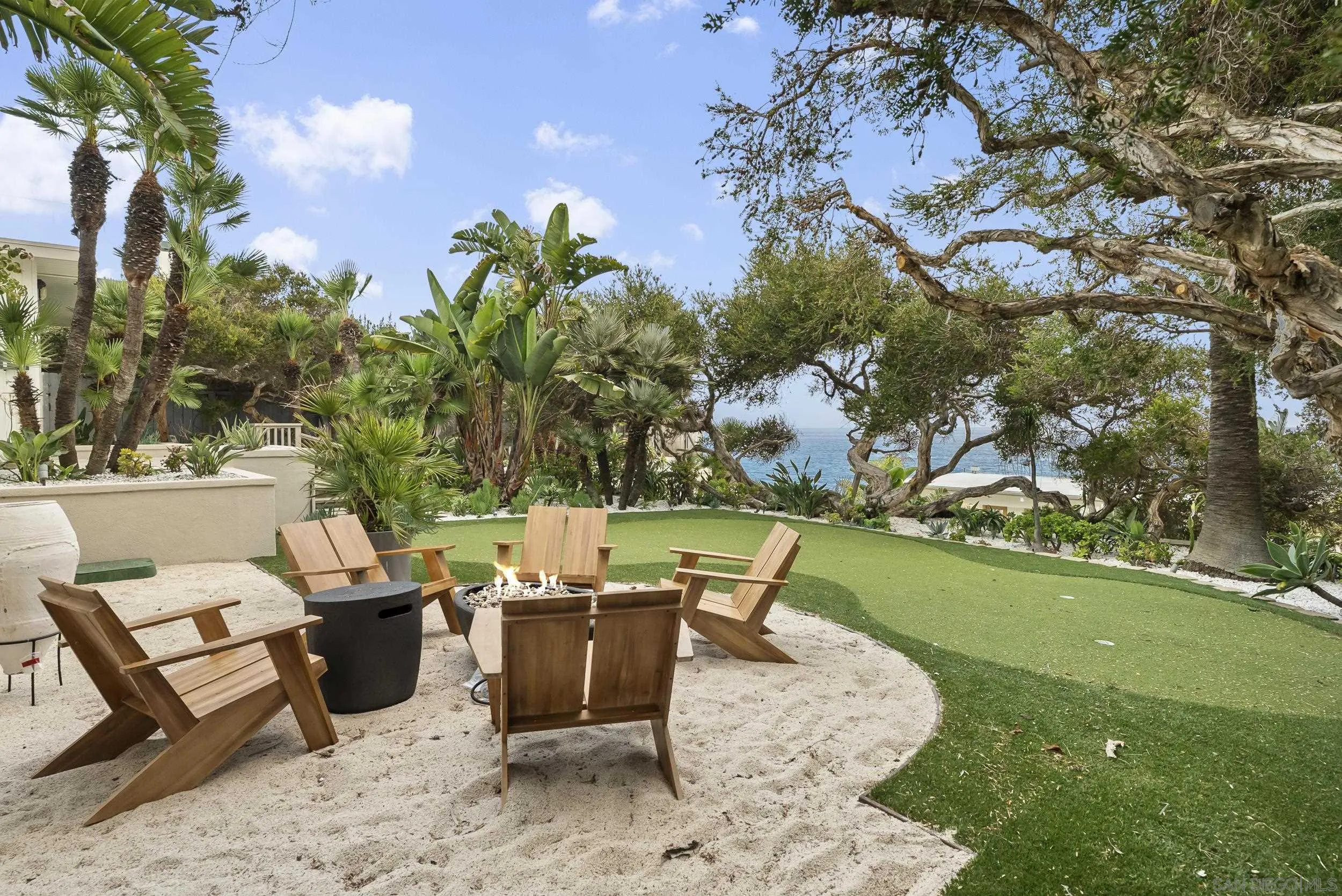 https://cdn.realtyfeed.com/cdn/127/260010833/a46d37767e3106623b52e16a3fdfc25e.webp
