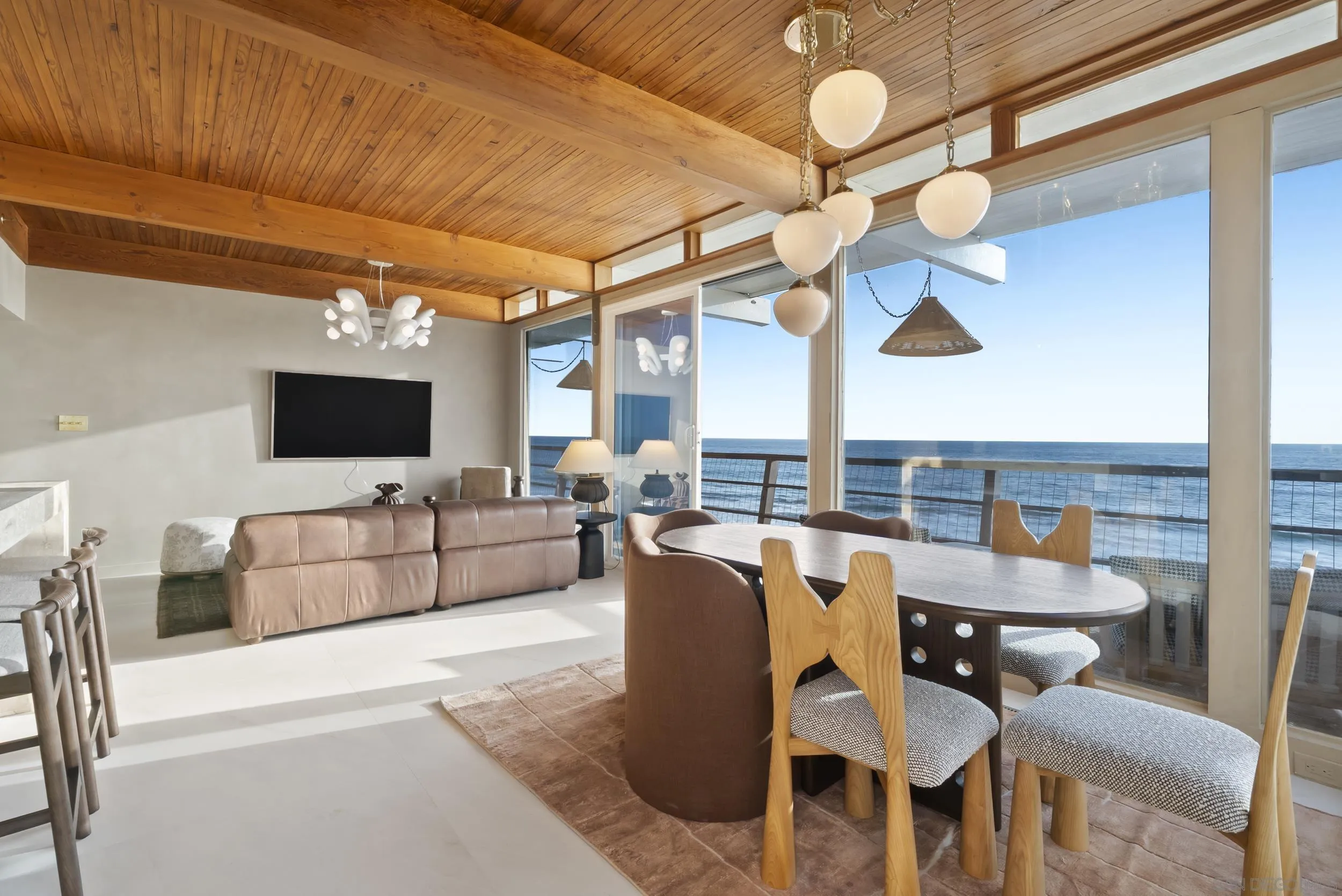 https://cdn.realtyfeed.com/cdn/127/260010833/aea9d0596b6bf64c79be57bfbbd2759d.webp