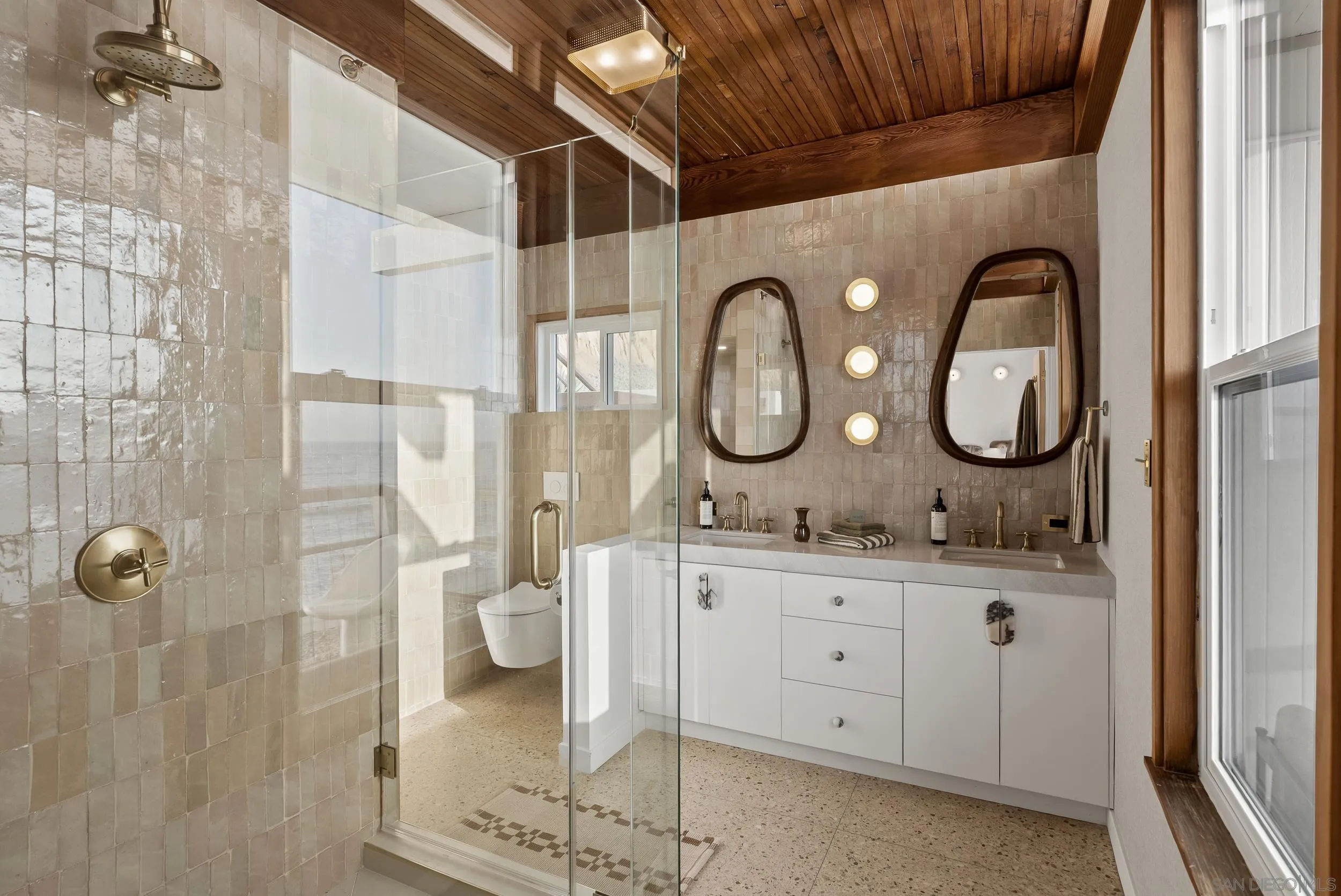 https://cdn.realtyfeed.com/cdn/127/260010833/f361916882dbe2896d08435ff1158e49.webp