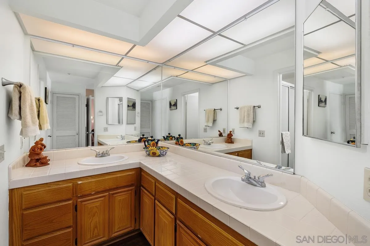 Photo #13: 260010835 Listing: Photo #13